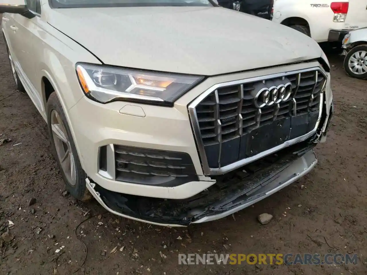 9 Photograph of a damaged car WA1AJBF78ND002042 AUDI Q7 2022