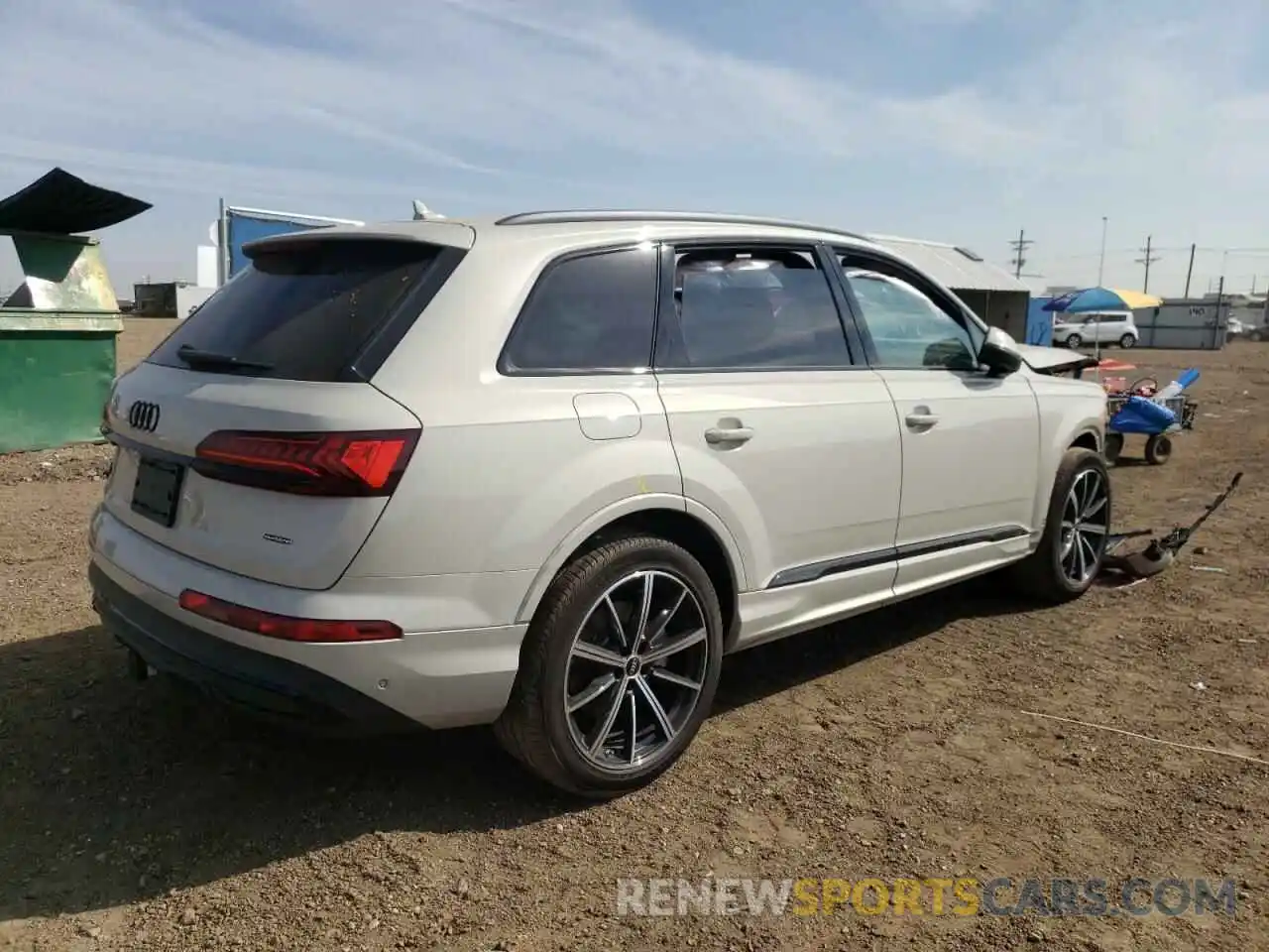 4 Photograph of a damaged car WA1LXBF72ND014243 AUDI Q7 2022