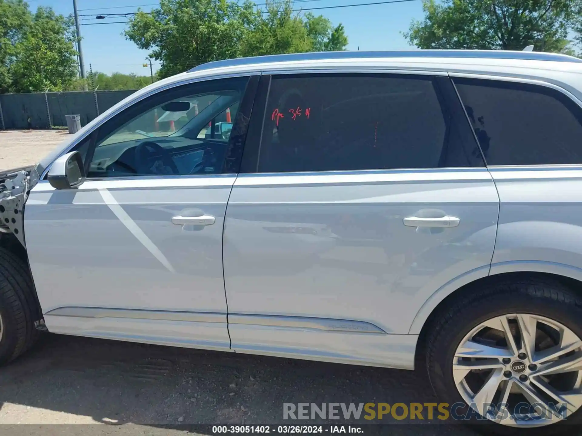 15 Photograph of a damaged car WA1LXBF78ND011279 AUDI Q7 2022