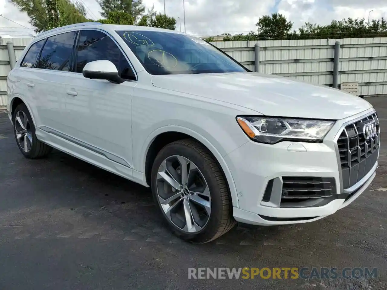 1 Photograph of a damaged car WA1LXBF79ND002395 AUDI Q7 2022