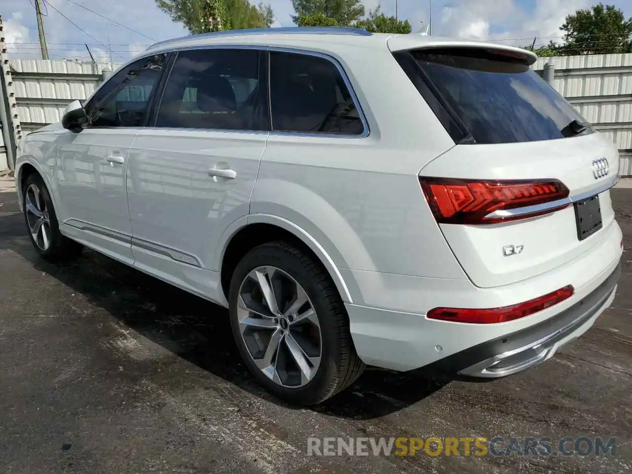 3 Photograph of a damaged car WA1LXBF79ND002395 AUDI Q7 2022