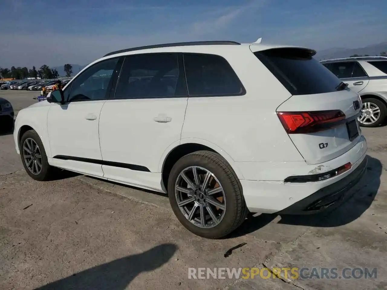 2 Photograph of a damaged car WA1LCBF79PD021673 AUDI Q7 2023