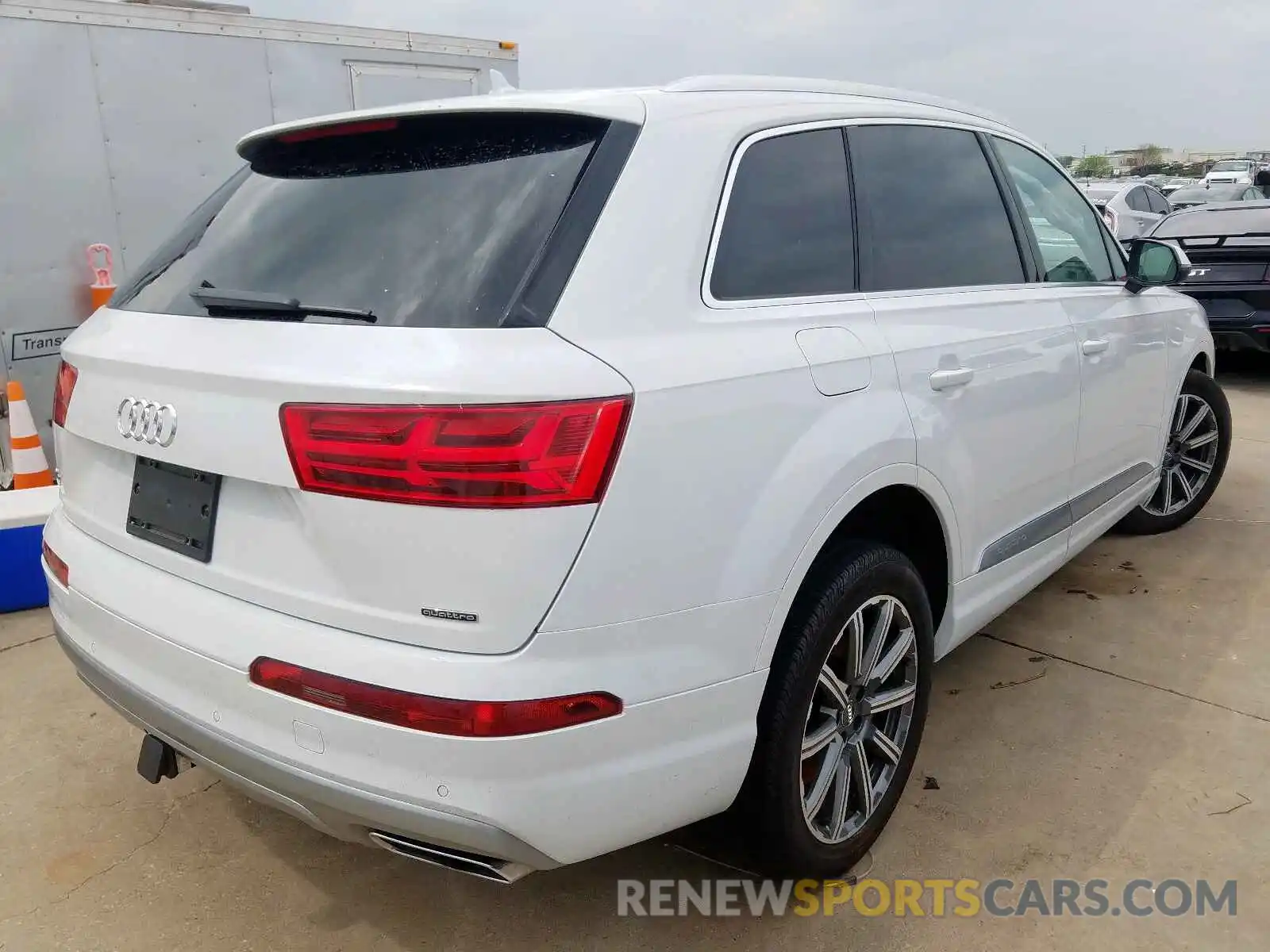 4 Фотография поврежденного автомобиля WA1LAAF78KD048954 AUDI Q7 PREMIUM 2019