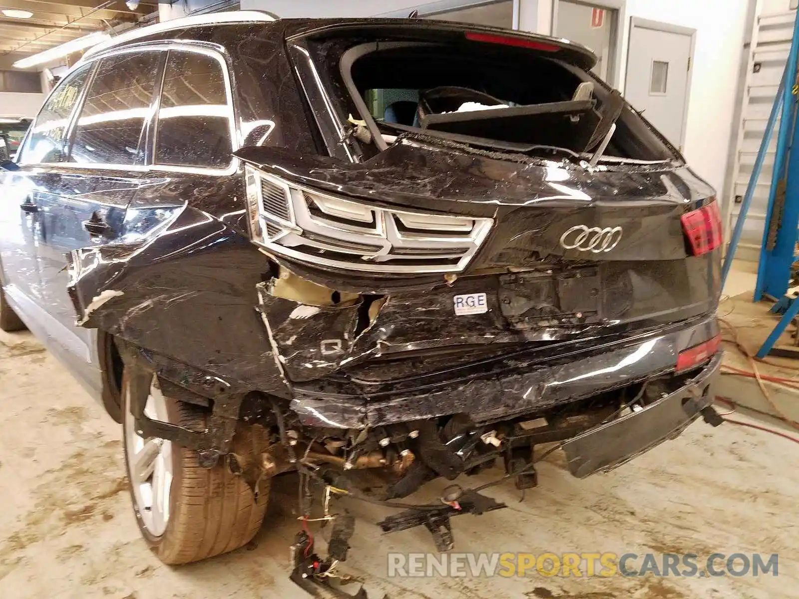 9 Photograph of a damaged car WA1VAAF74KD008251 AUDI Q7 PRESTIG 2019