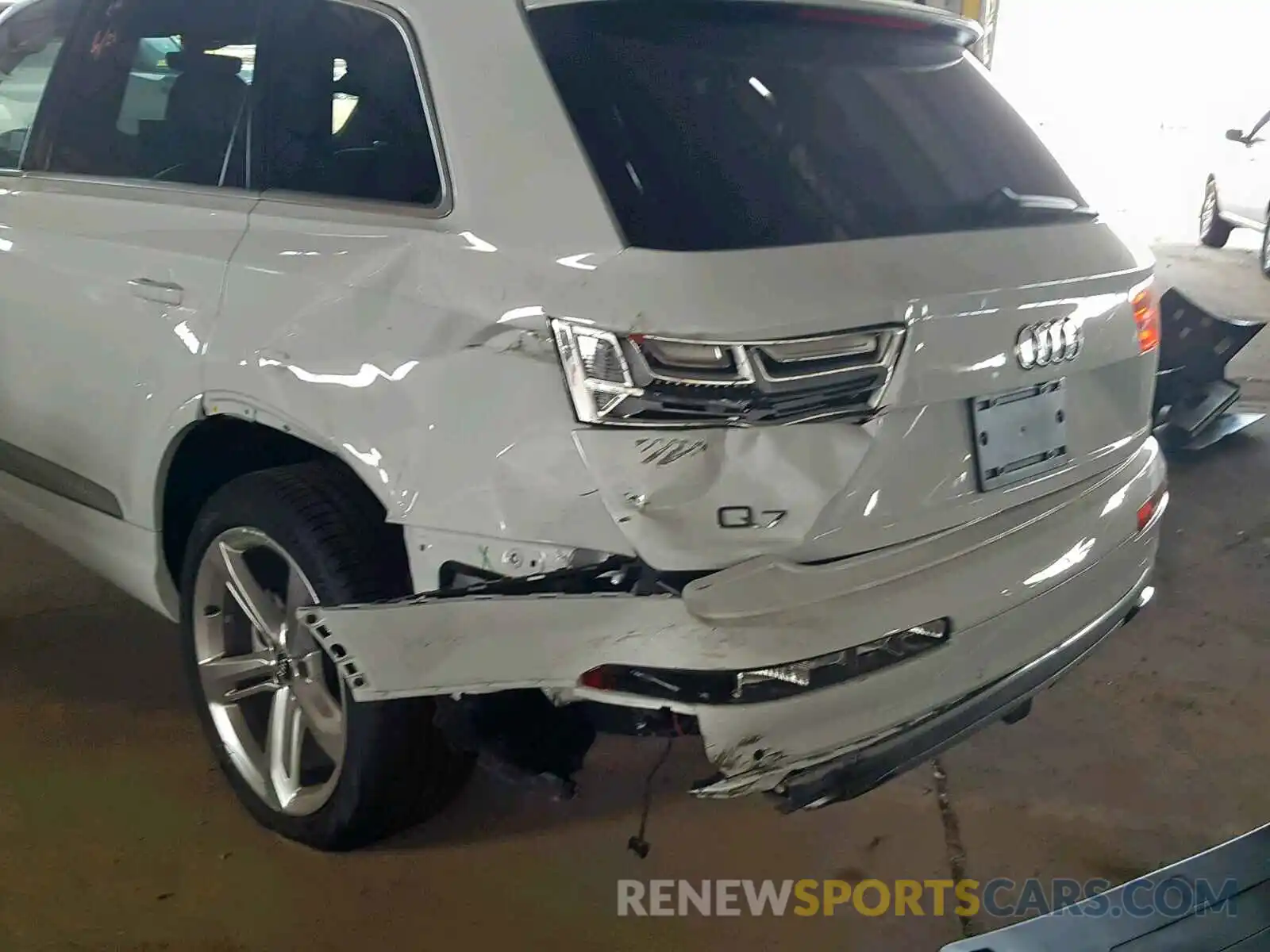 9 Photograph of a damaged car WA1VAAF76KD017677 AUDI Q7 PRESTIG 2019