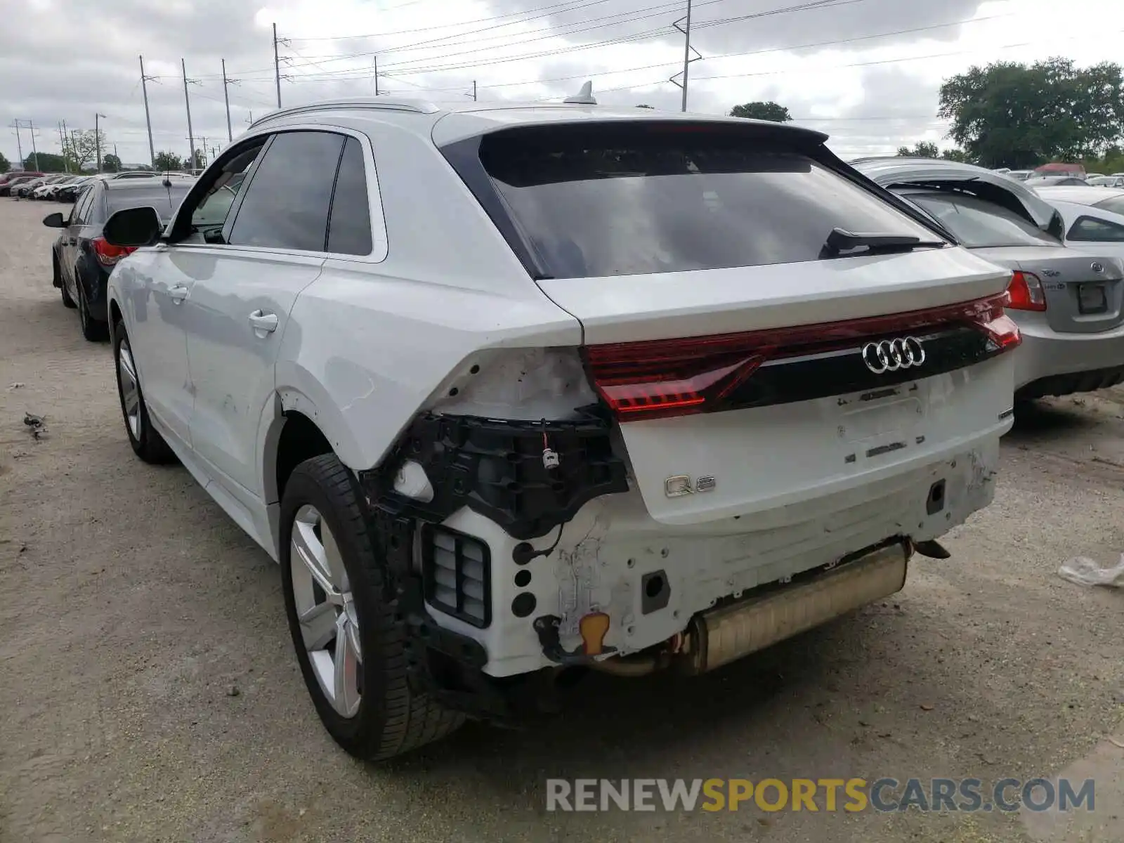 3 Фотография поврежденного автомобиля WA1AVAF18KD011796 AUDI Q8 2019