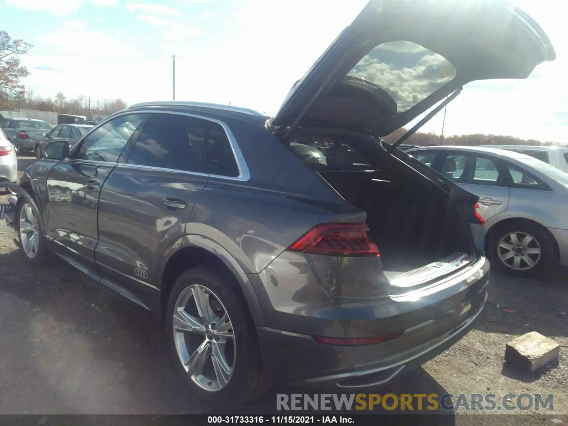 3 Фотография поврежденного автомобиля WA1AVAF19KD028512 AUDI Q8 2019