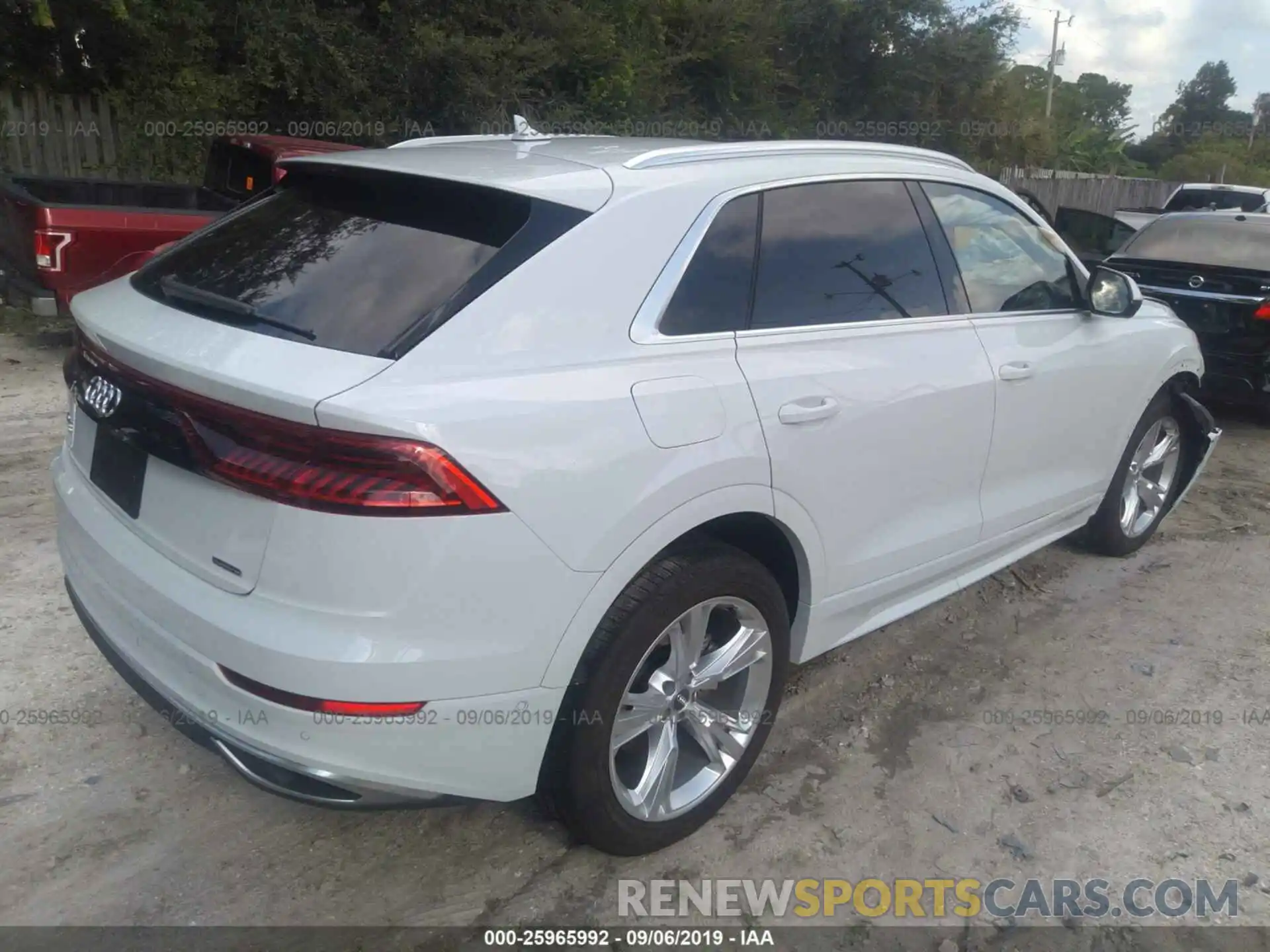 4 Фотография поврежденного автомобиля WA1BVAF15KD015793 AUDI Q8 2019