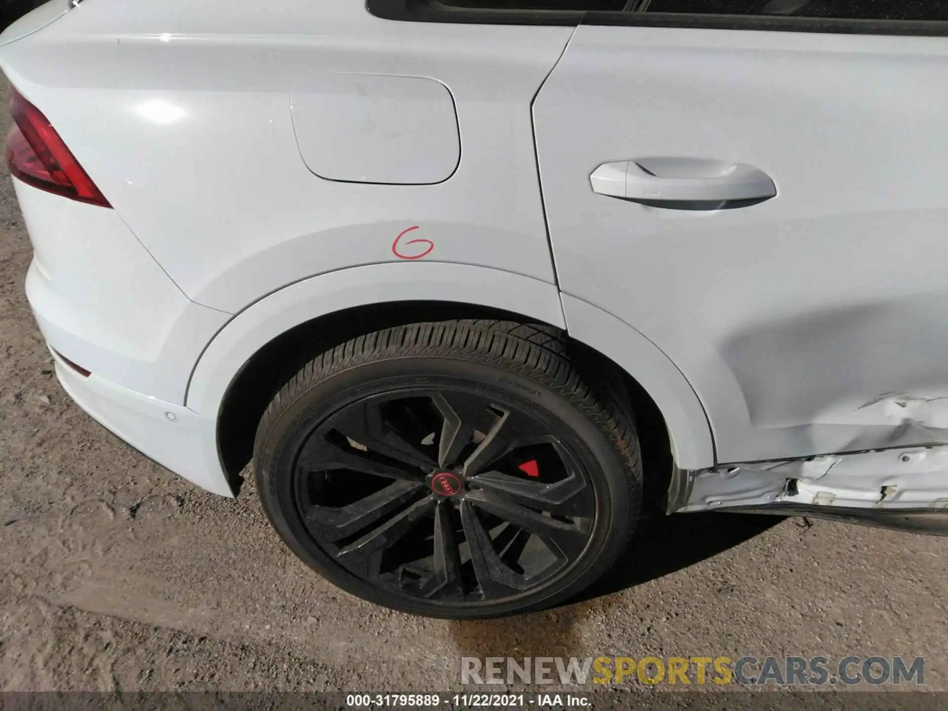 14 Photograph of a damaged car WA1BVAF19KD042379 AUDI Q8 2019