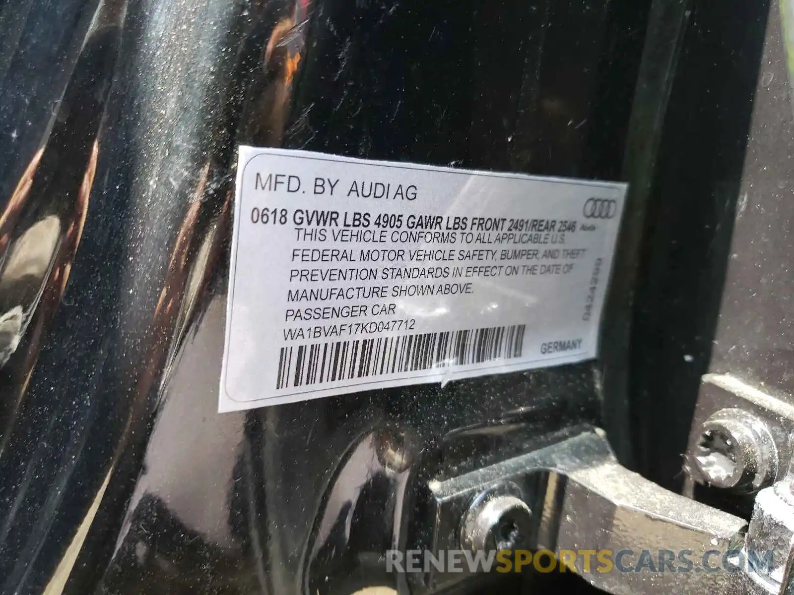 10 Photograph of a damaged car WA1EVAF19KD031332 AUDI Q8 2019