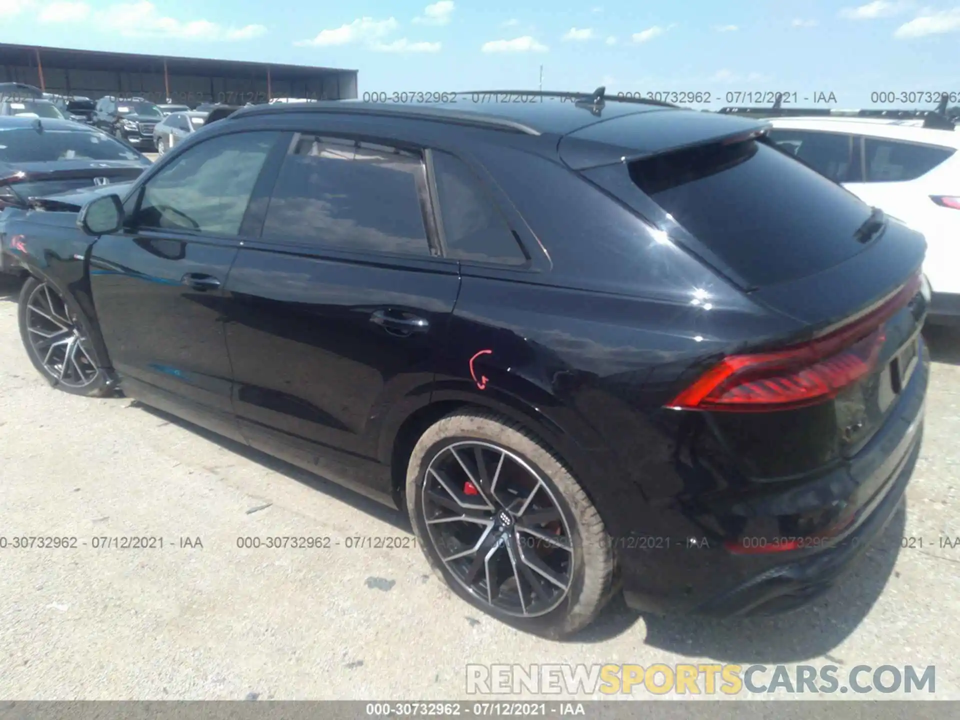 3 Фотография поврежденного автомобиля WA1FVAF16KD047301 AUDI Q8 2019