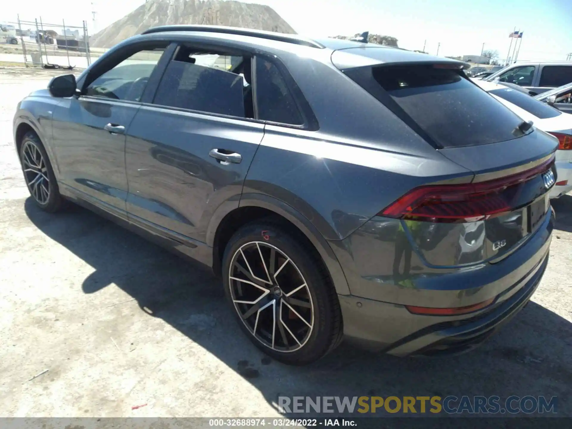 3 Фотография поврежденного автомобиля WA1FVAF17KD033150 AUDI Q8 2019