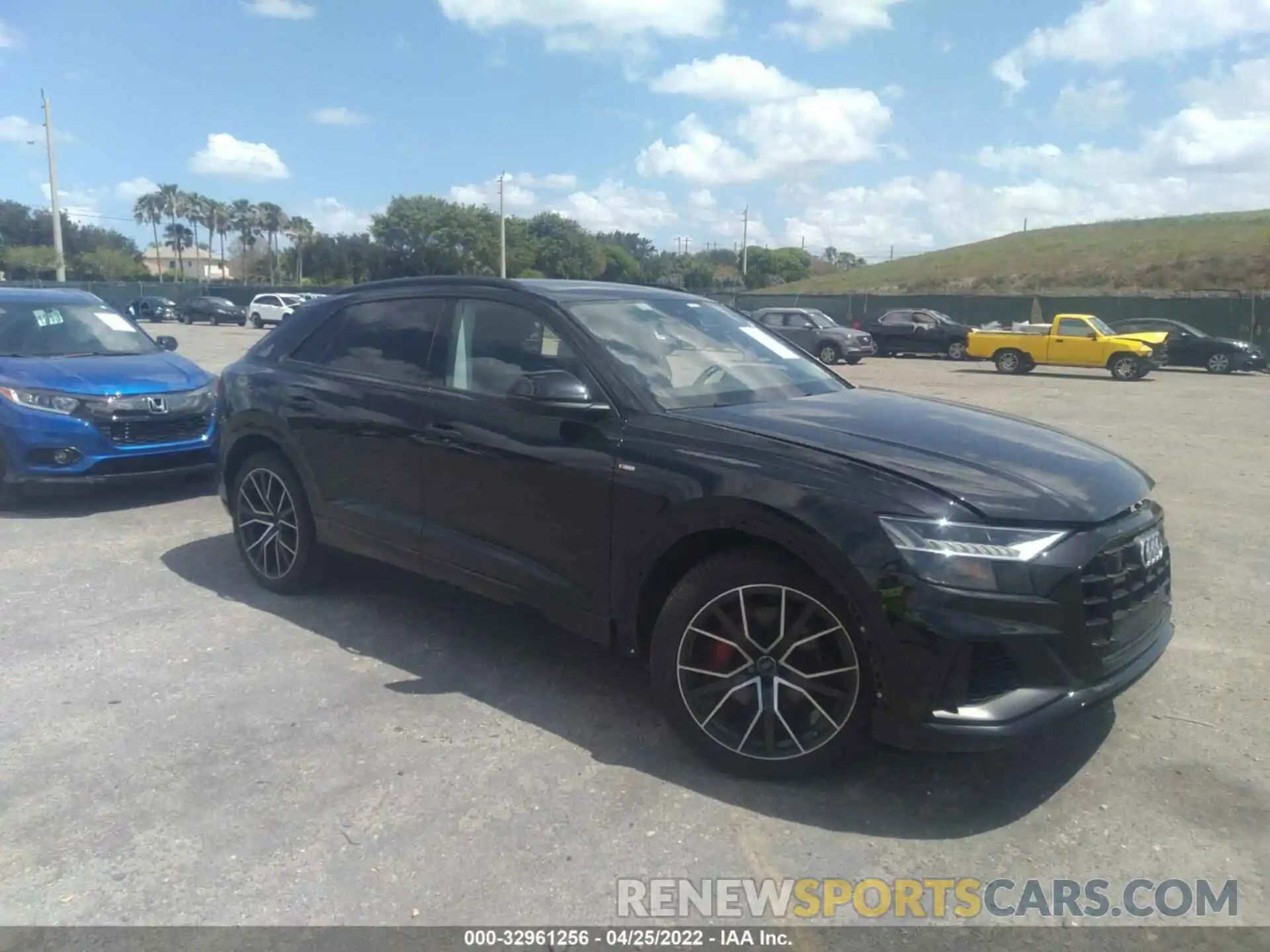 1 Фотография поврежденного автомобиля WA1FVAF19KD035028 AUDI Q8 2019