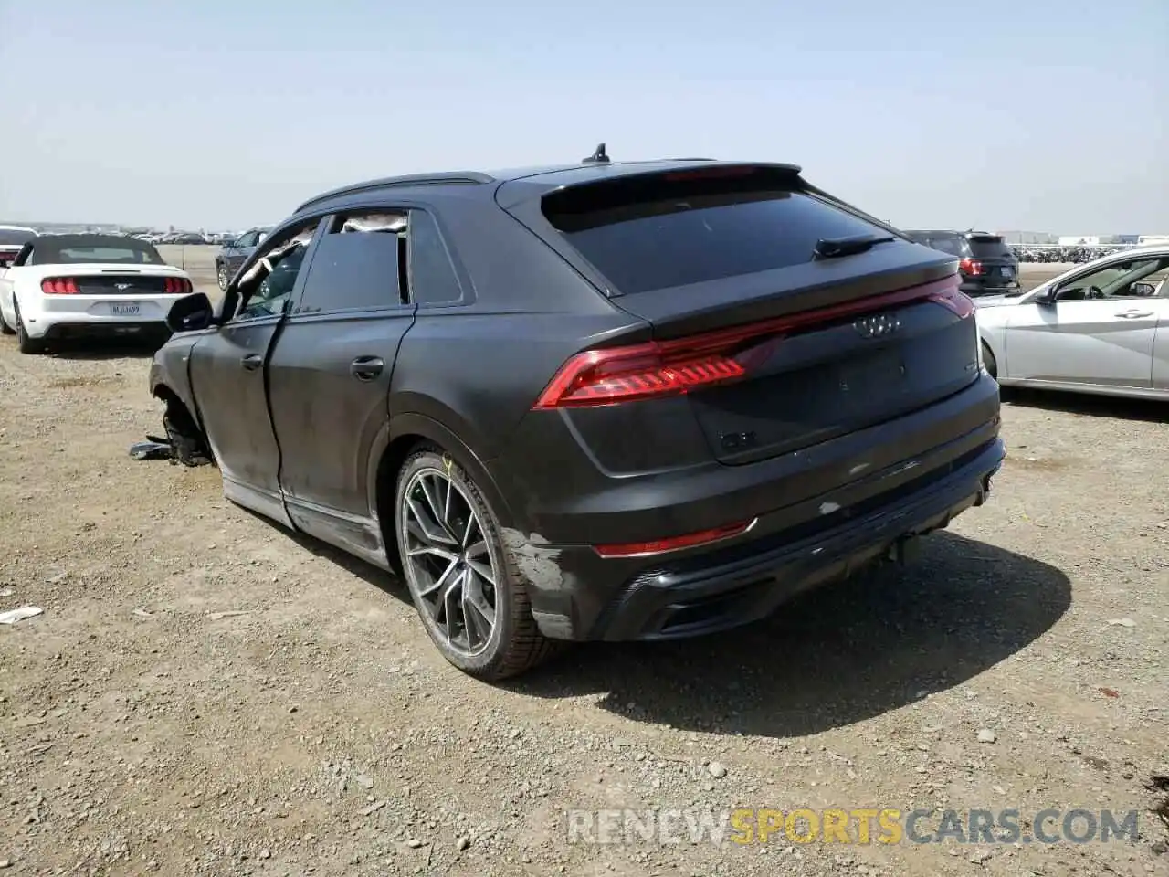 3 Фотография поврежденного автомобиля WA1EVAF11LD016597 AUDI Q8 2020