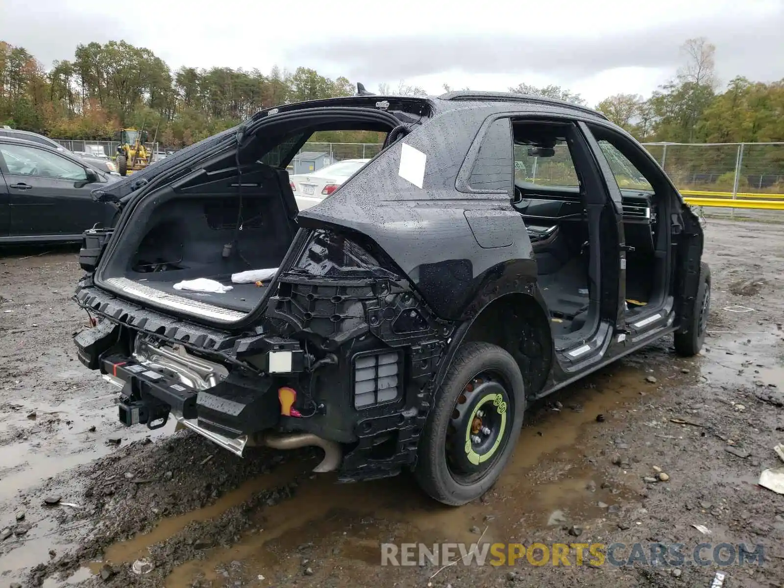 4 Photograph of a damaged car WA1EVAF11LD022917 AUDI Q8 2020