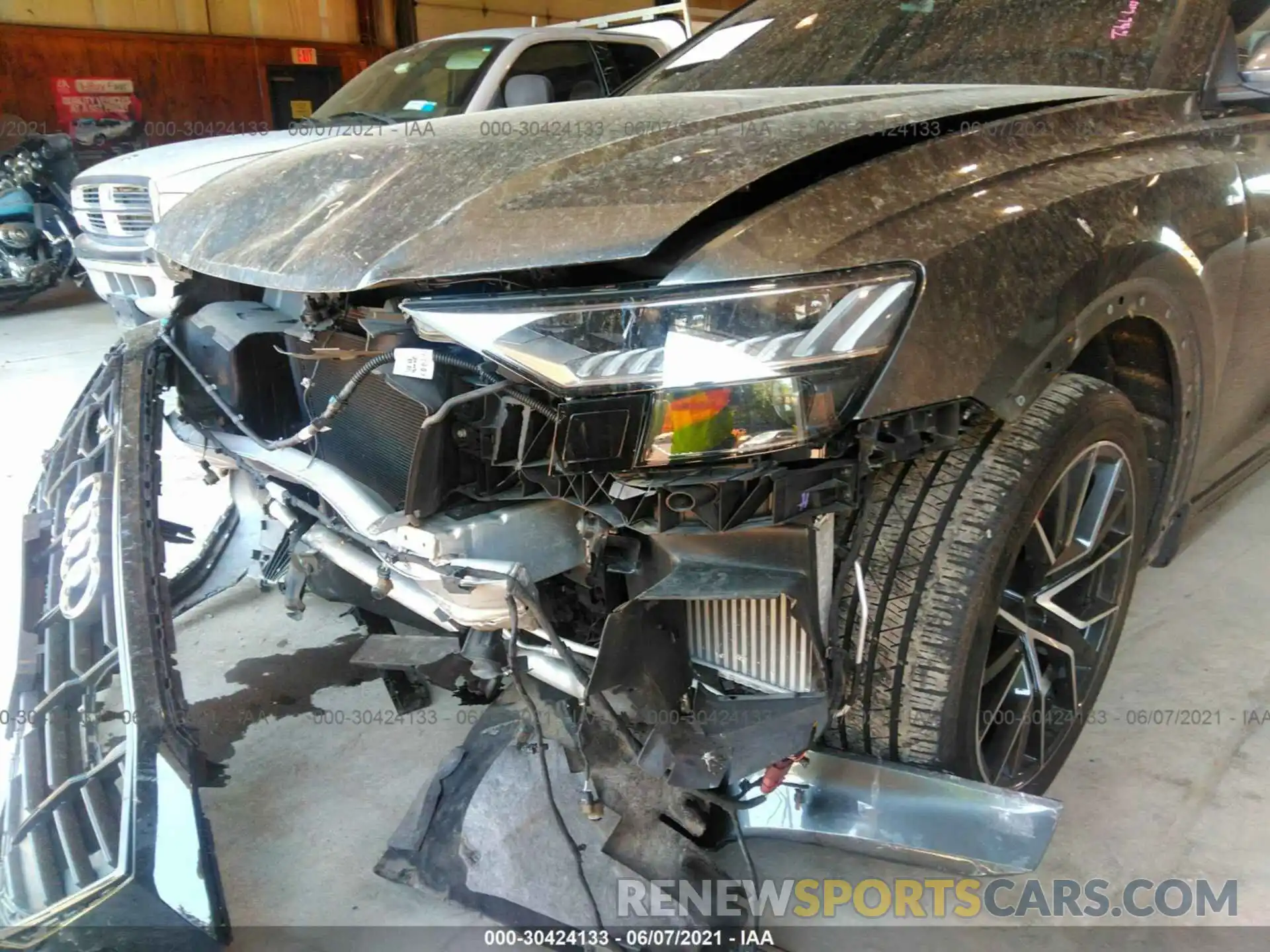 6 Photograph of a damaged car WA1EVAF16LD024226 AUDI Q8 2020