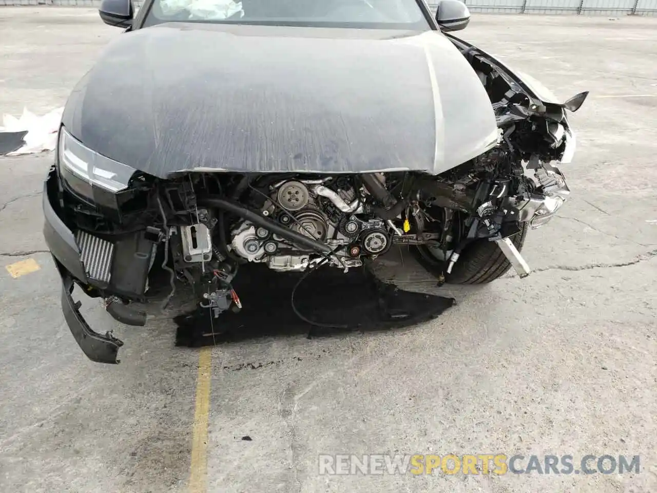 9 Photograph of a damaged car WA1AVAF15MD037985 AUDI Q8 2021