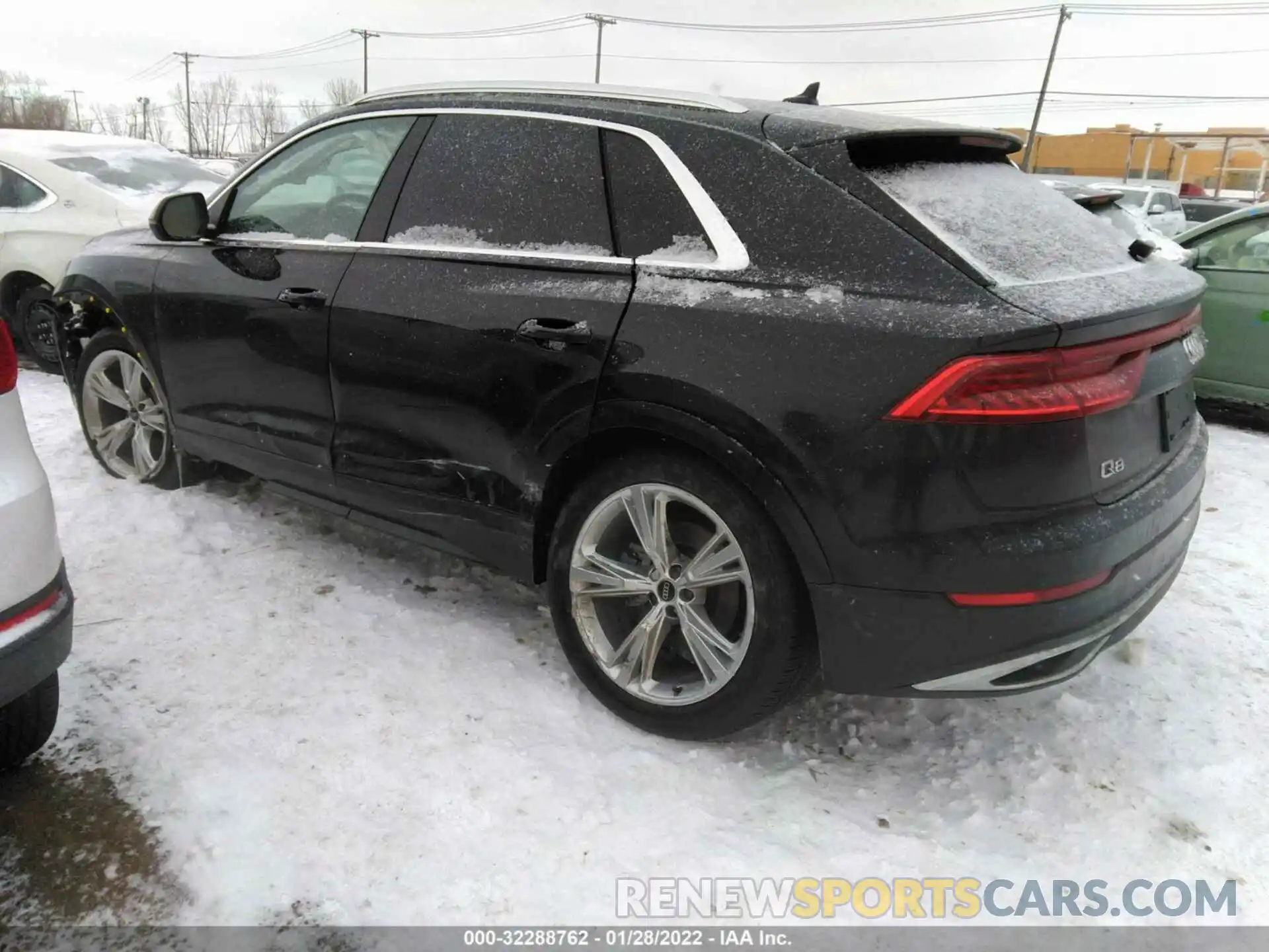 2 Photograph of a damaged car WA1BVAF12MD029413 AUDI Q8 2021