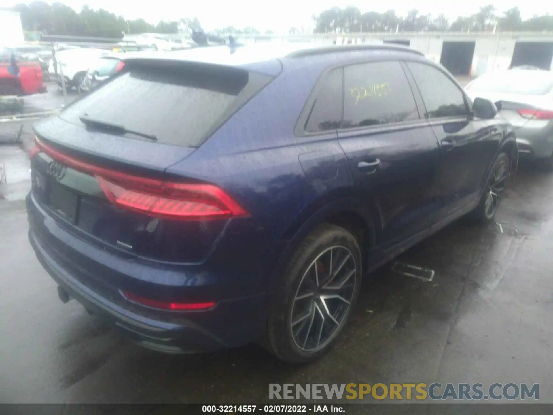 4 Photograph of a damaged car WA1EVAF10MD014082 AUDI Q8 2021