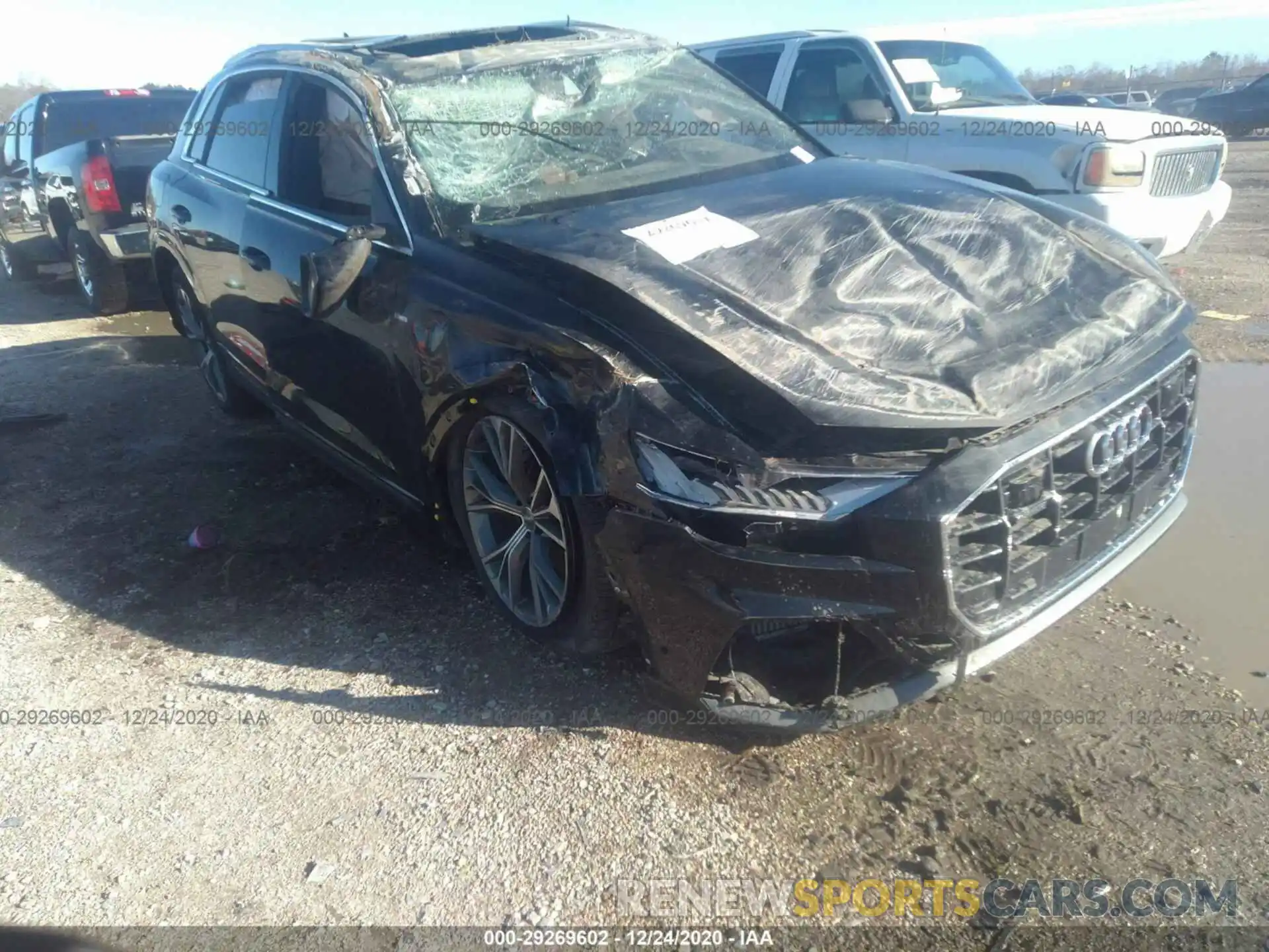 6 Photograph of a damaged car WA1EVAF11MD001373 AUDI Q8 2021