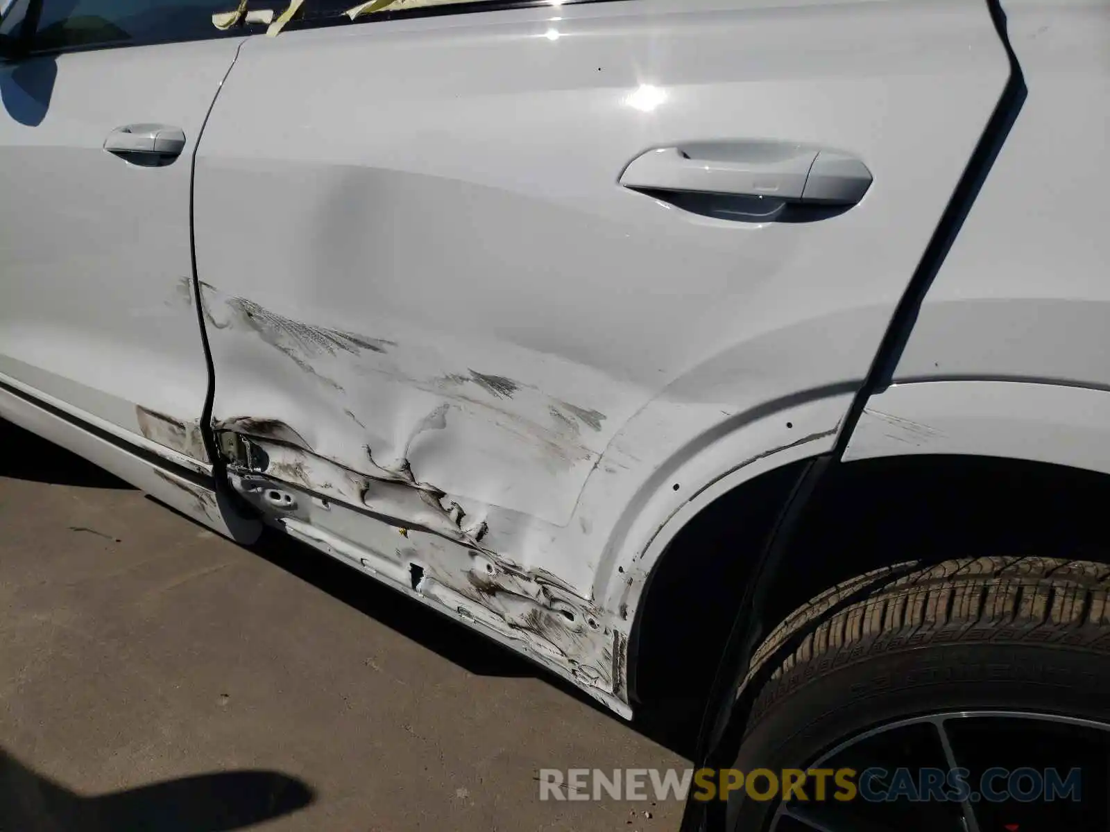 9 Photograph of a damaged car WA1EVAF11MD006783 AUDI Q8 2021