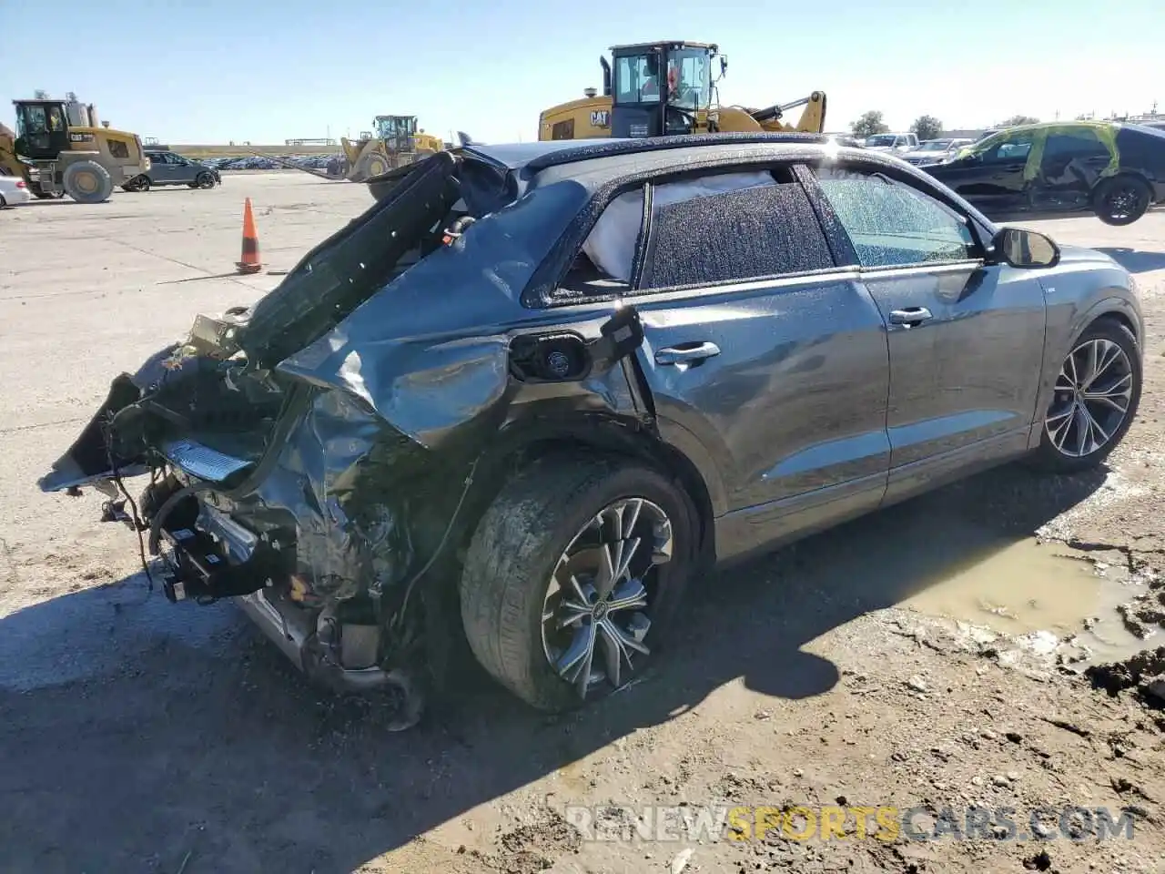 3 Photograph of a damaged car WA1EVAF12MD006016 AUDI Q8 2021