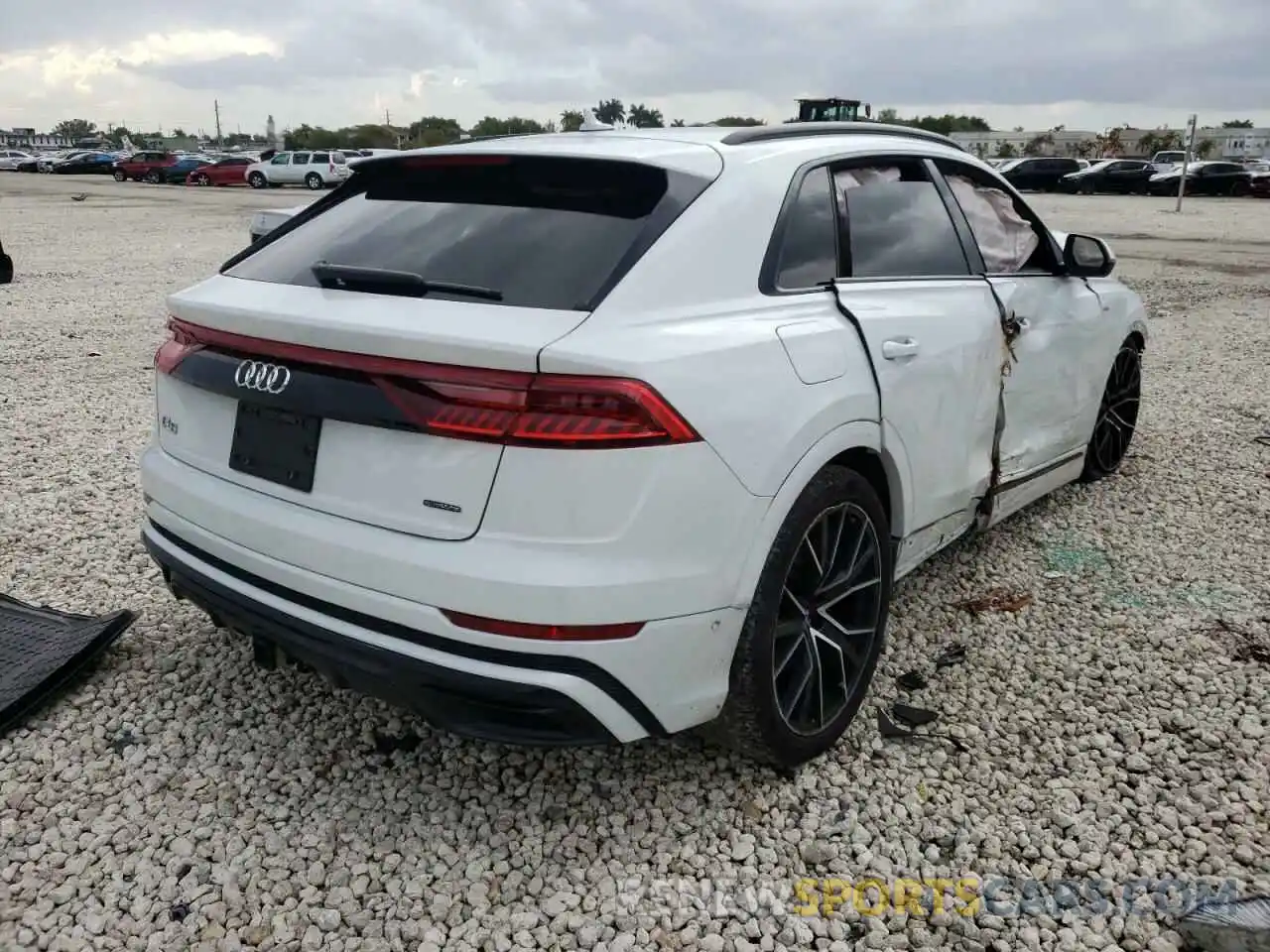 4 Photograph of a damaged car WA1EVAF13MD004825 AUDI Q8 2021