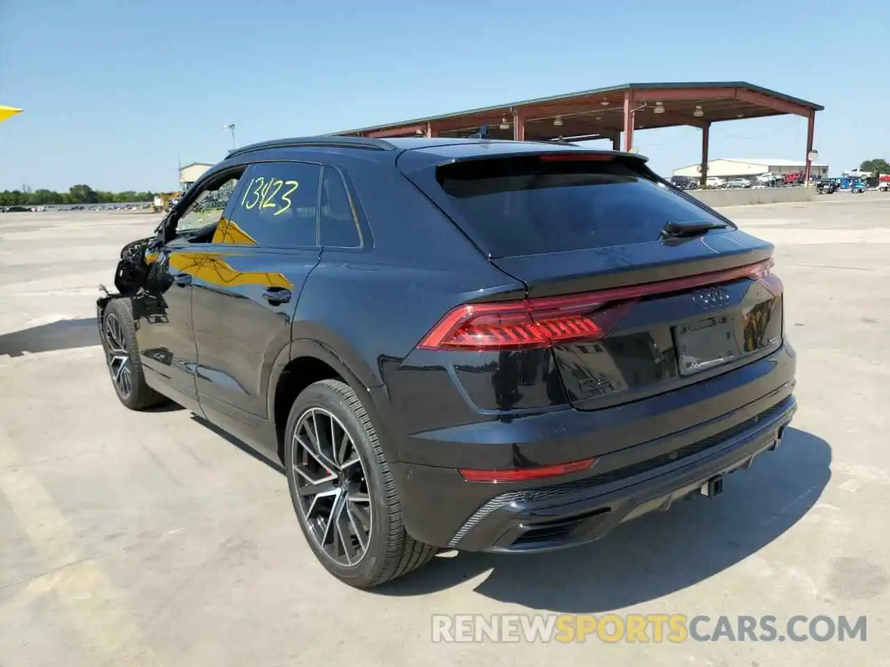 3 Фотография поврежденного автомобиля WA1EVAF14MD019379 AUDI Q8 2021