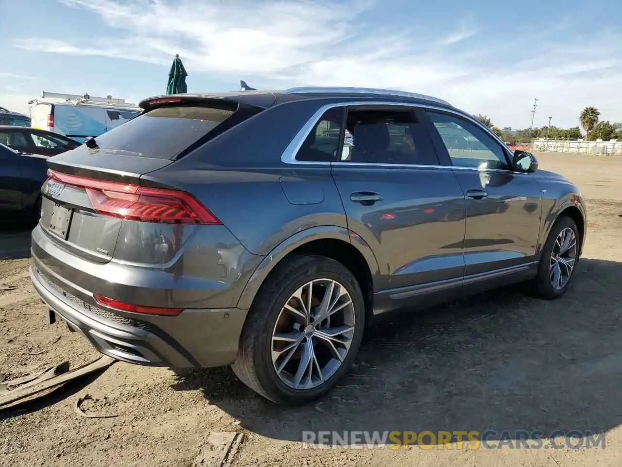 3 Фотография поврежденного автомобиля WA1EVAF16MD003507 AUDI Q8 2021