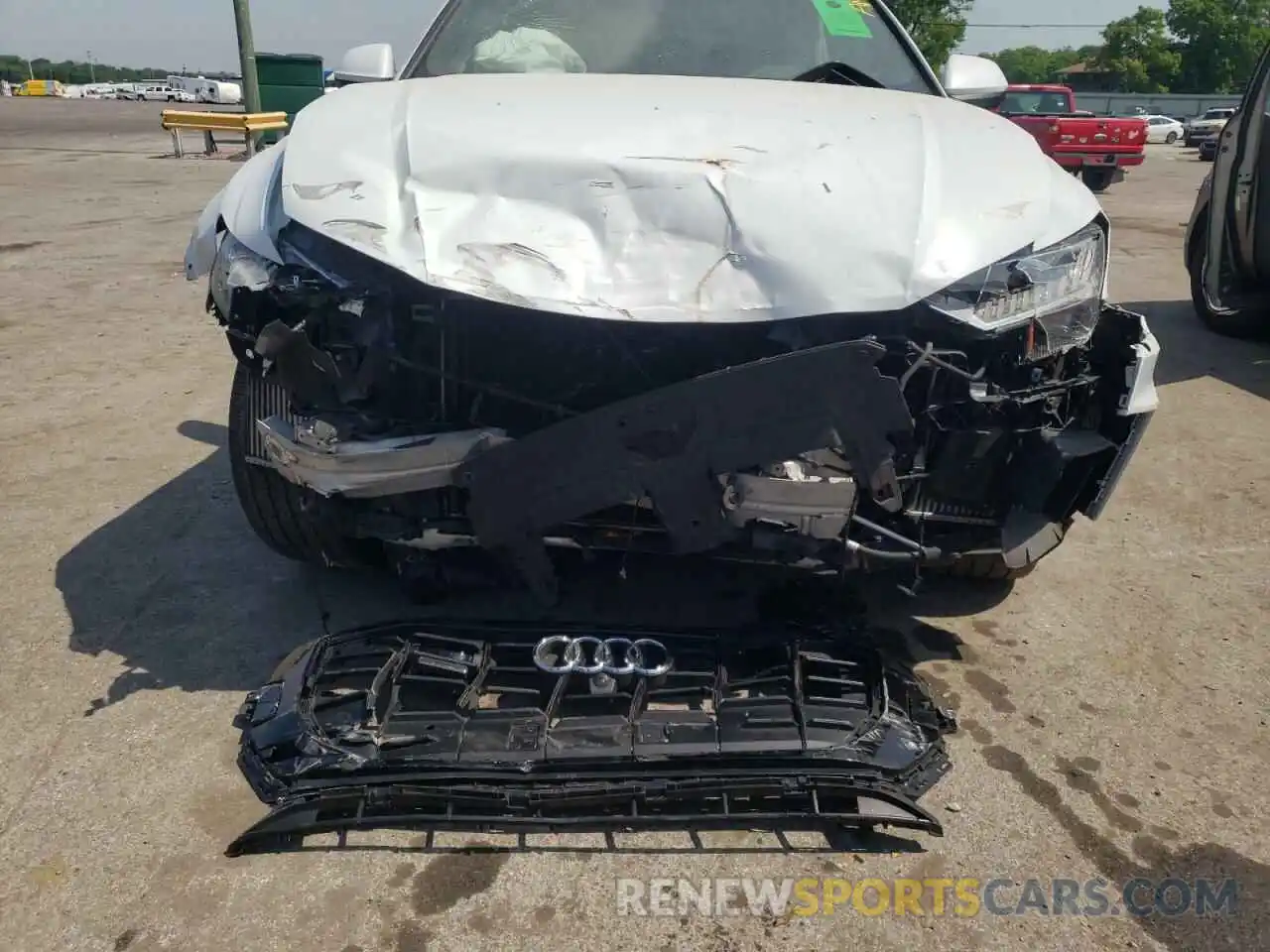 9 Photograph of a damaged car WA1EVAF16MD012952 AUDI Q8 2021