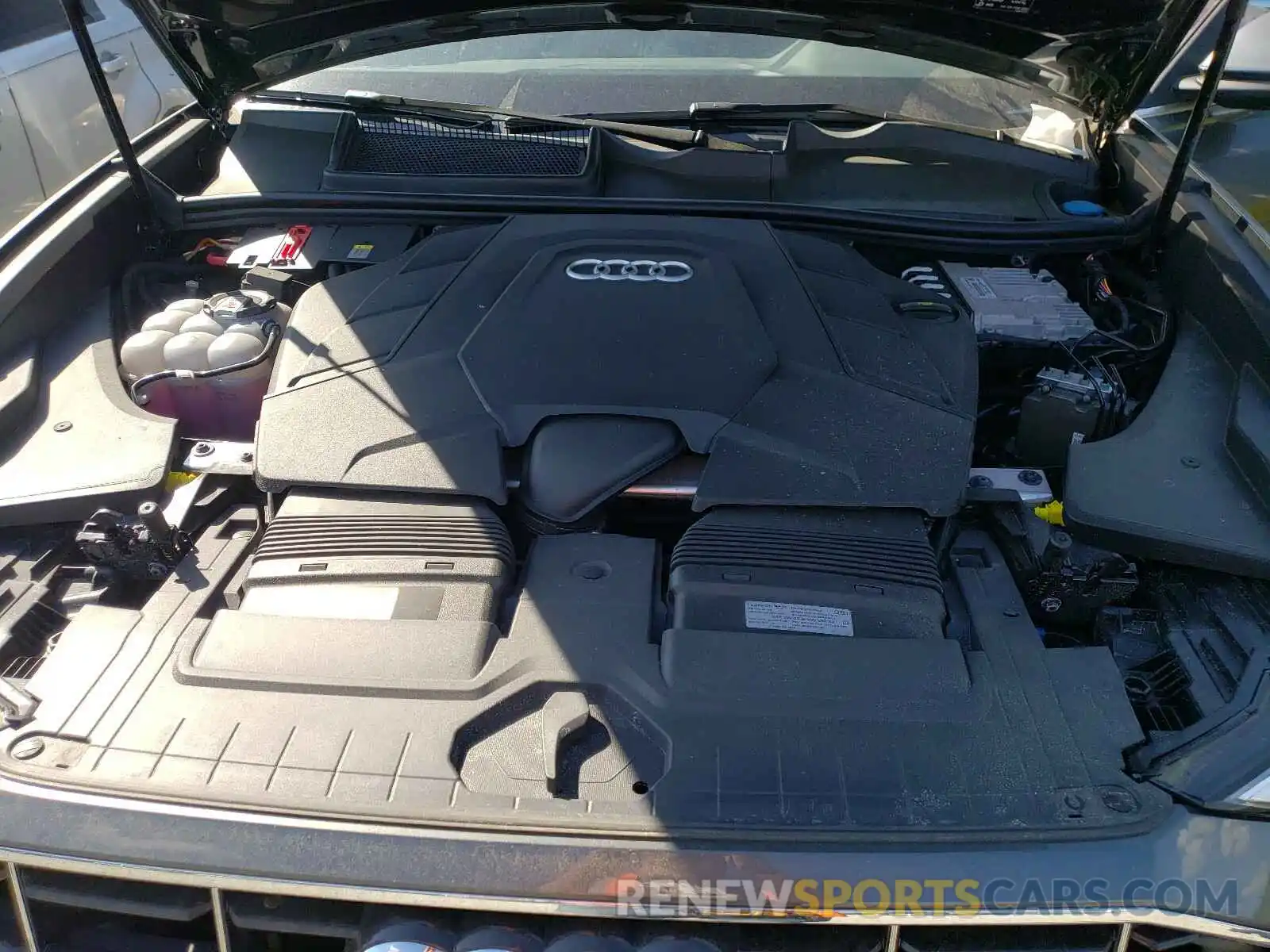 7 Photograph of a damaged car WA1EVAF17MD009039 AUDI Q8 2021