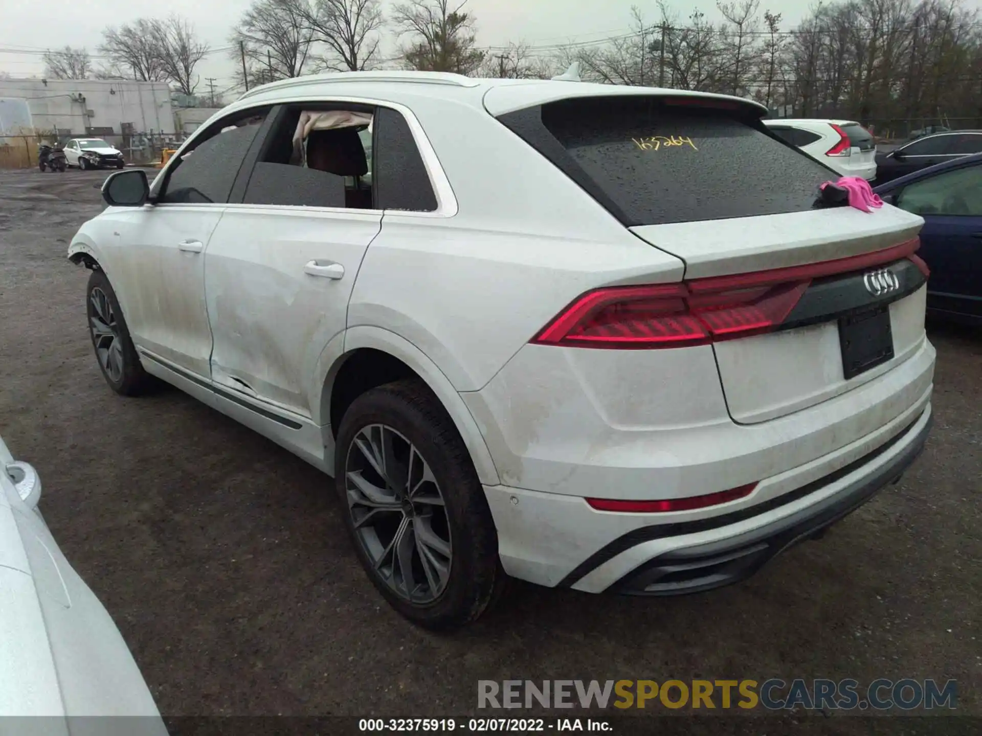 3 Фотография поврежденного автомобиля WA1EVAF17MD011518 AUDI Q8 2021