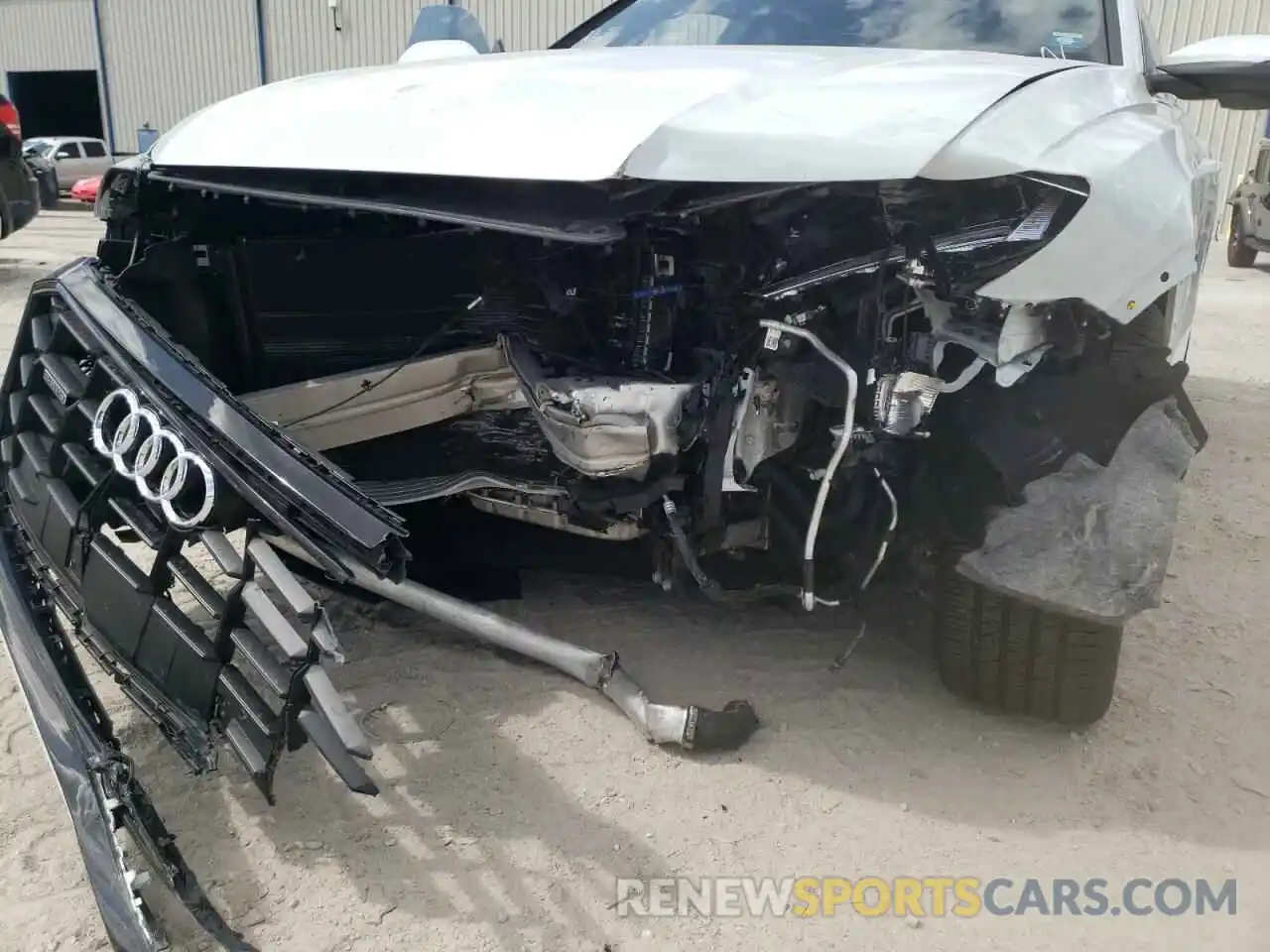 9 Photograph of a damaged car WA1EVAF17MD014385 AUDI Q8 2021