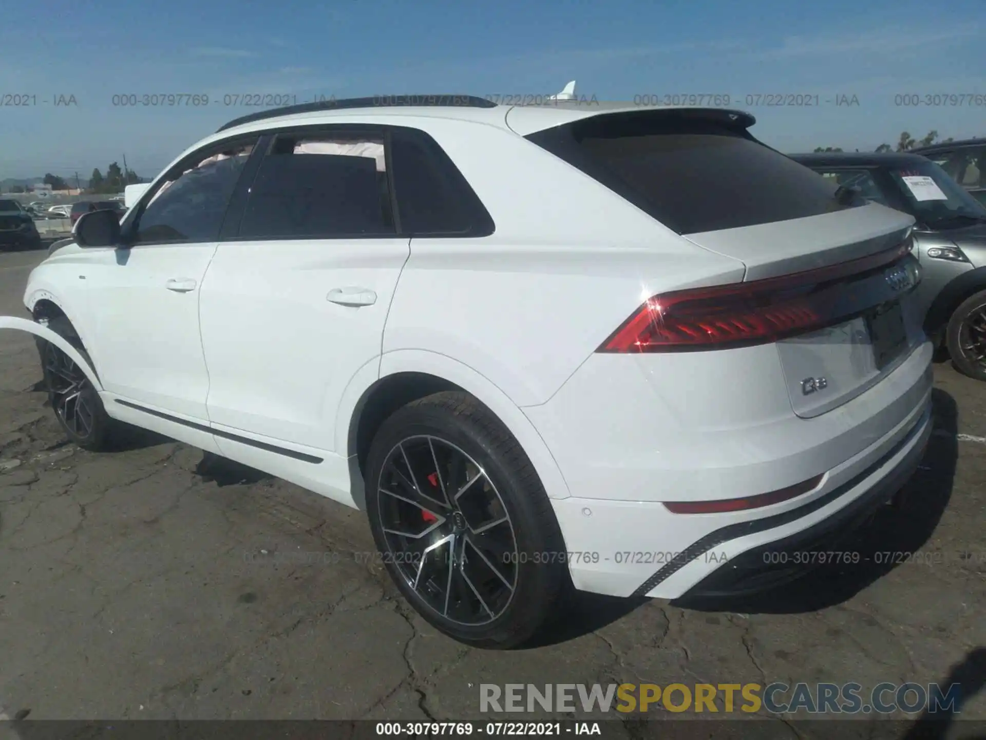 3 Фотография поврежденного автомобиля WA1EVAF17MD037780 AUDI Q8 2021