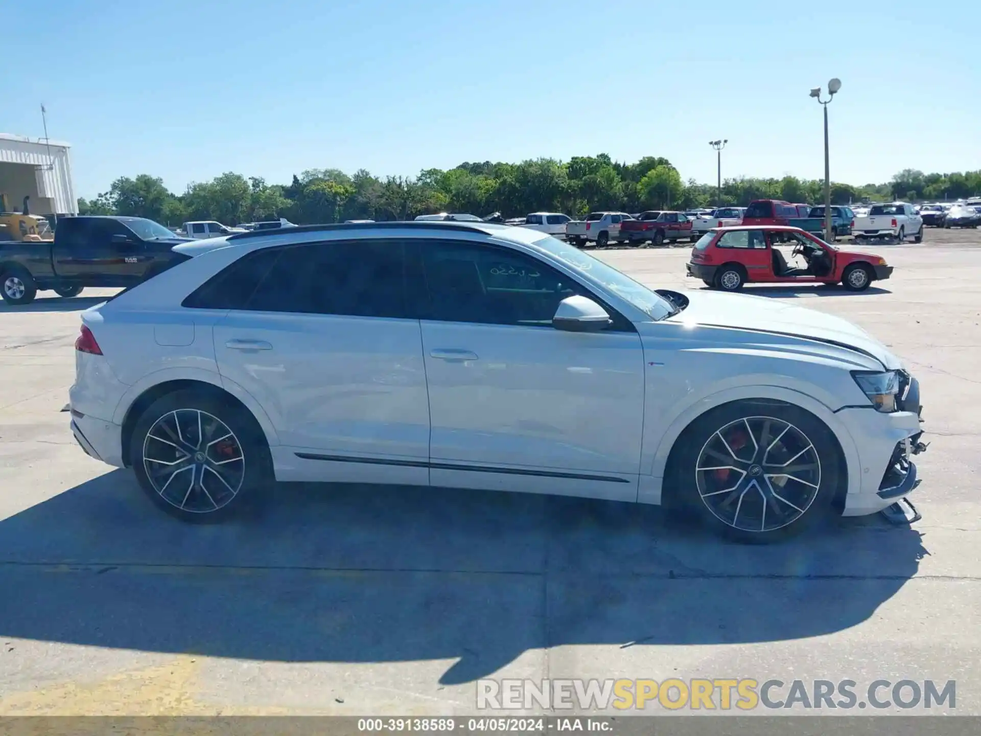 14 Photograph of a damaged car WA1FVBF15ND010461 AUDI Q8 2022