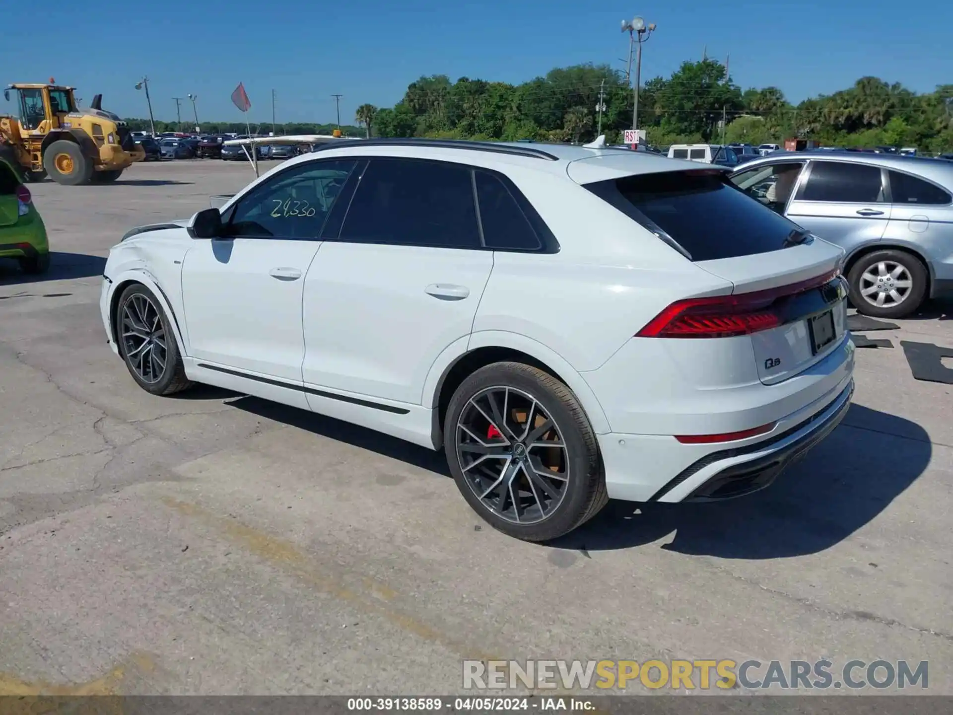 3 Photograph of a damaged car WA1FVBF15ND010461 AUDI Q8 2022