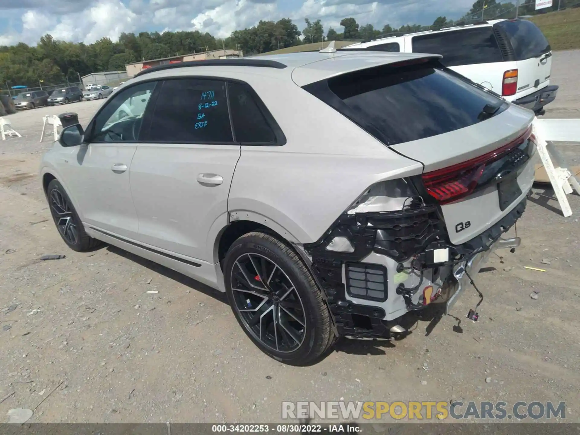 3 Photograph of a damaged car WA1FVBF19ND010611 AUDI Q8 2022