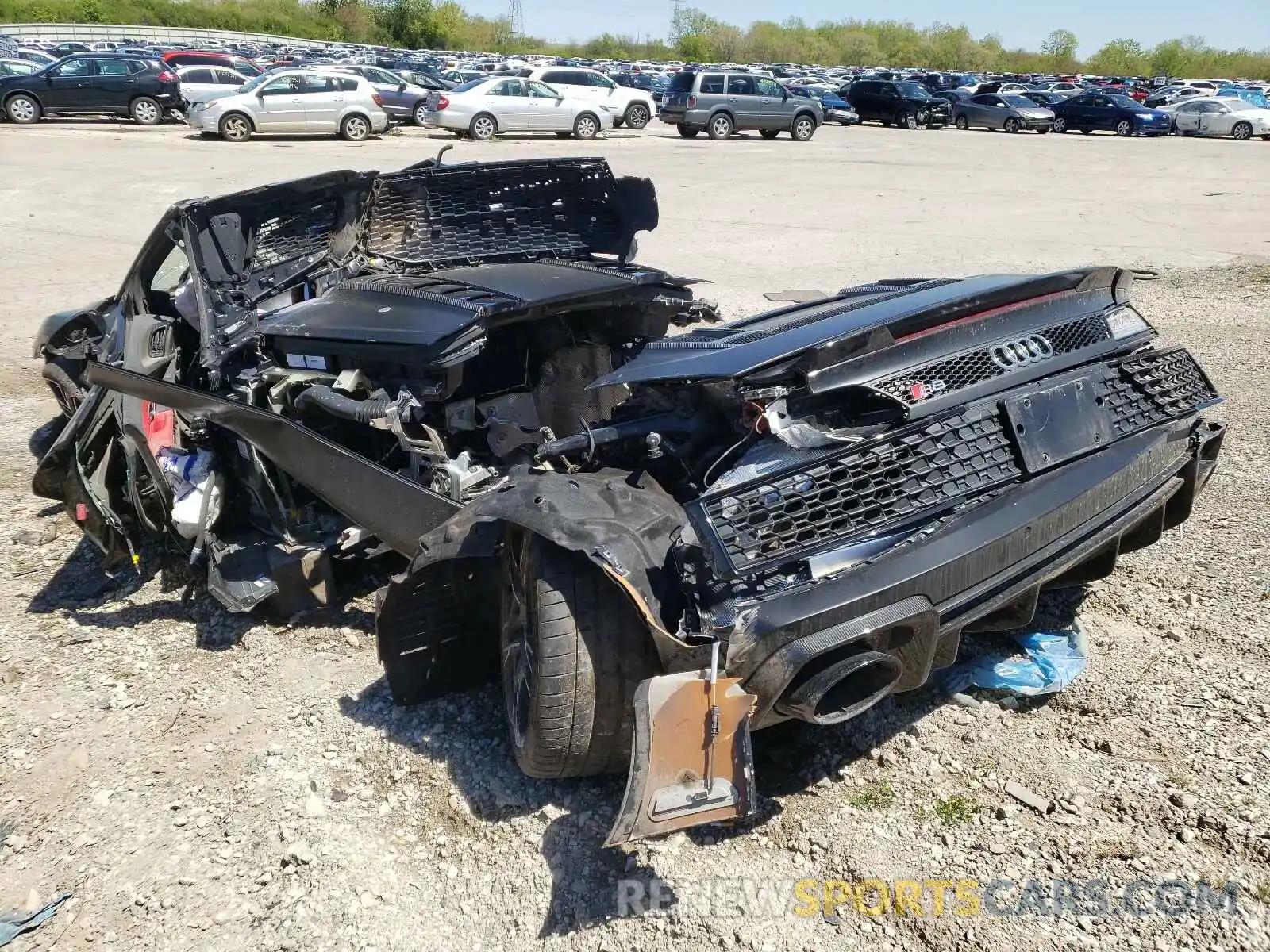 3 Photograph of a damaged car WUA4BCFX4L7900366 AUDI R8 2020