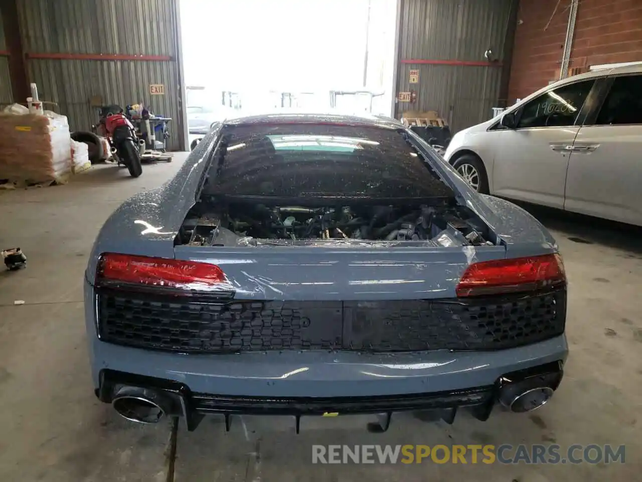 6 Photograph of a damaged car WUAEEAFX4L7900304 AUDI R8 2020