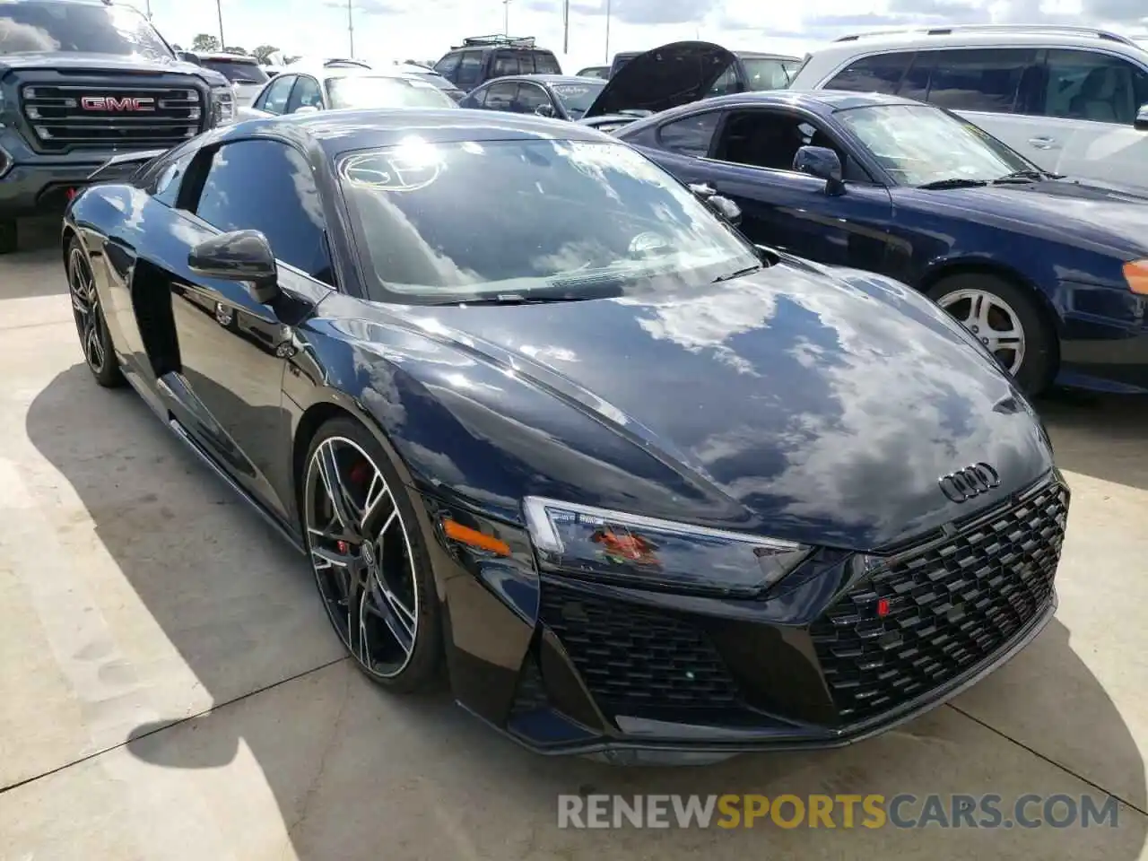 1 Photograph of a damaged car WUAKBAFX0L7900375 AUDI R8 2020