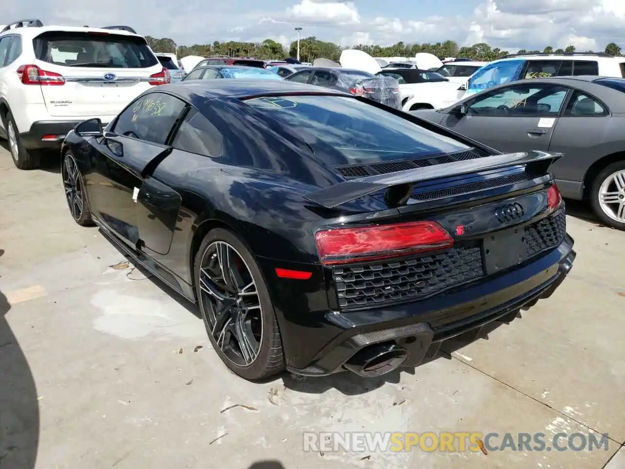 3 Photograph of a damaged car WUAKBAFX0L7900375 AUDI R8 2020