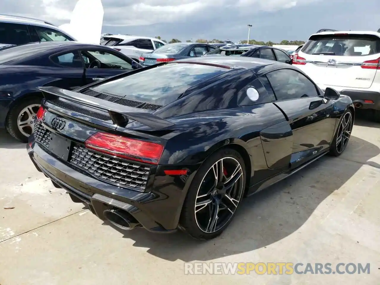 4 Photograph of a damaged car WUAKBAFX0L7900375 AUDI R8 2020