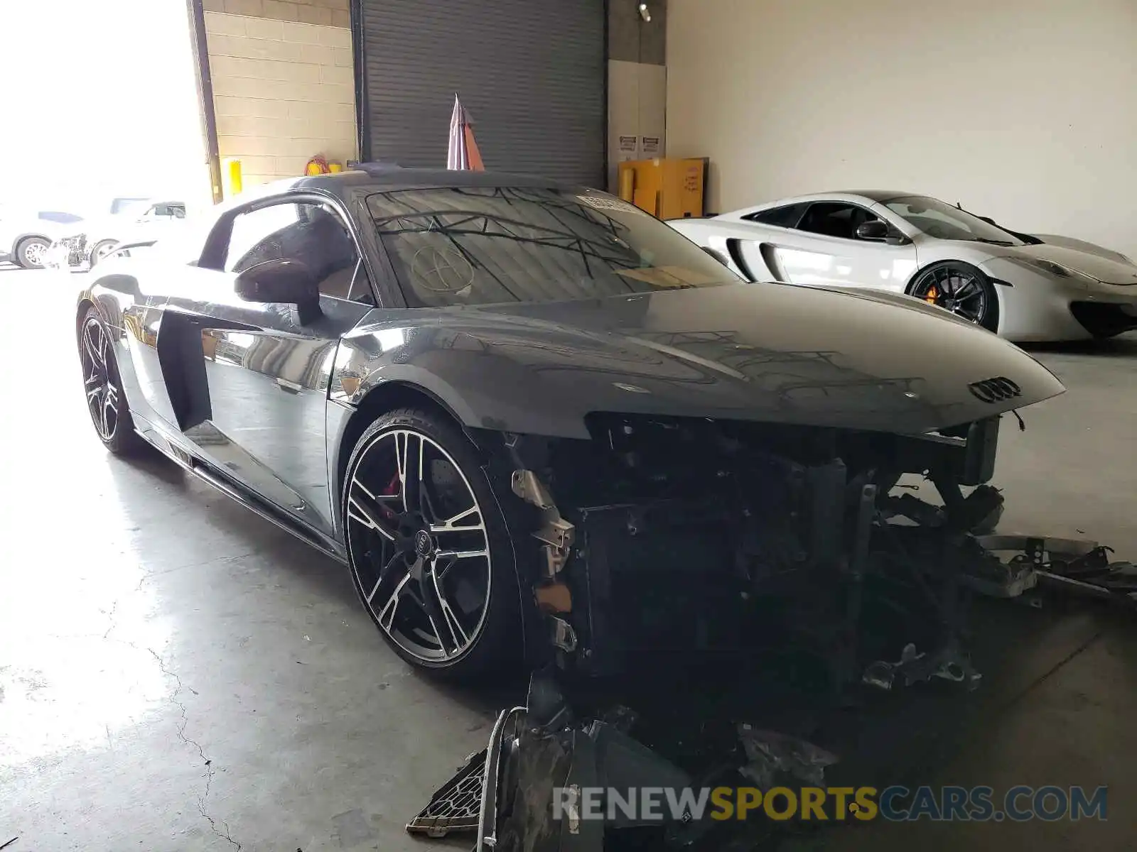 1 Photograph of a damaged car WUAKBAFX0L7900554 AUDI R8 2020