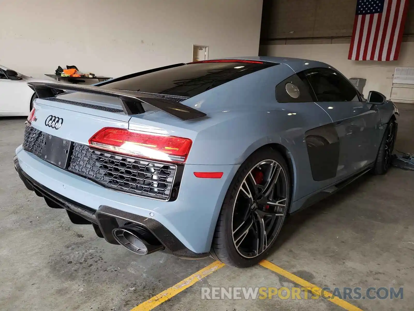 4 Photograph of a damaged car WUAKBAFX0L7900554 AUDI R8 2020