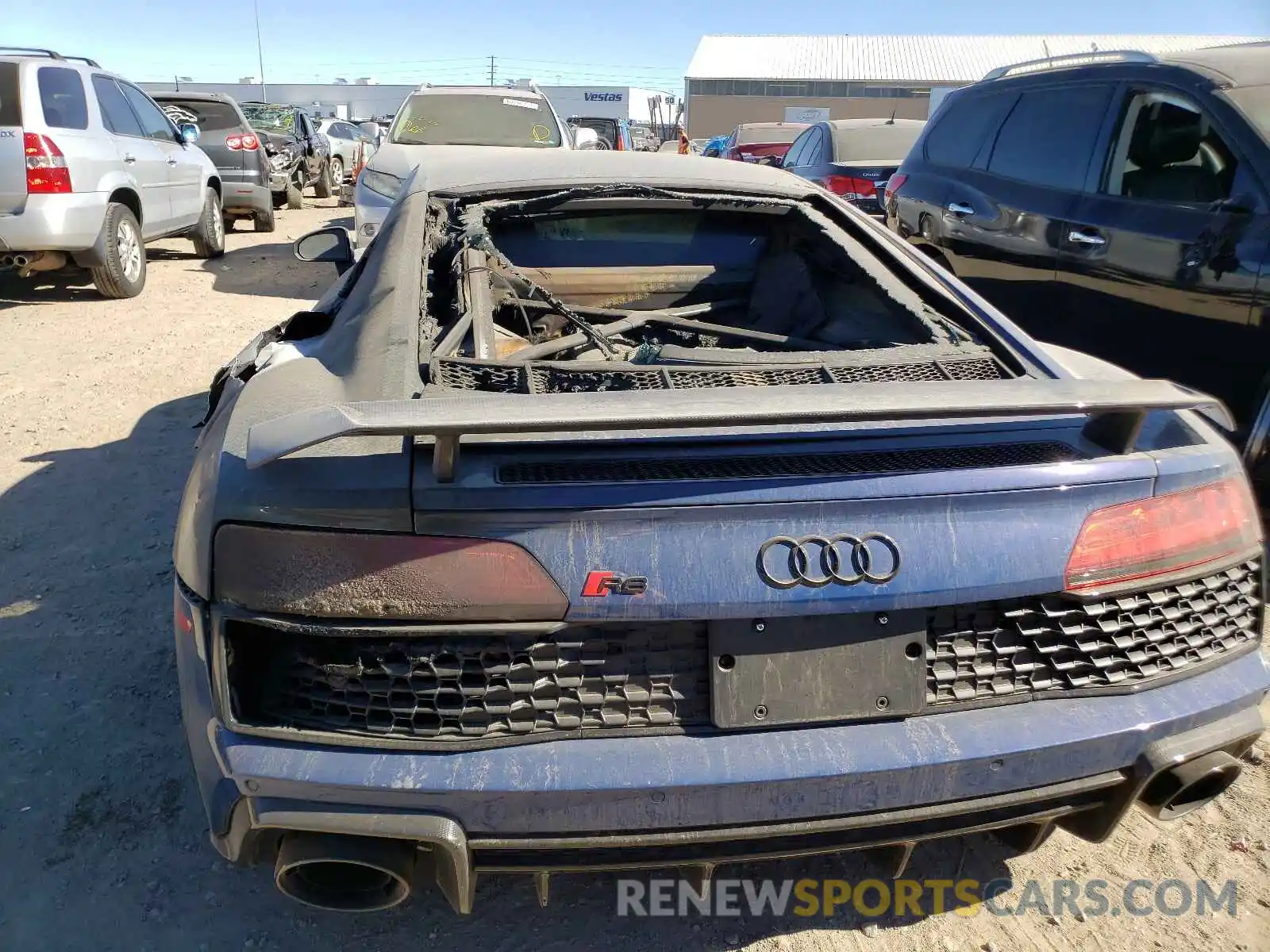 9 Фотография поврежденного автомобиля WUAKBAFX5L7900405 AUDI R8 2020