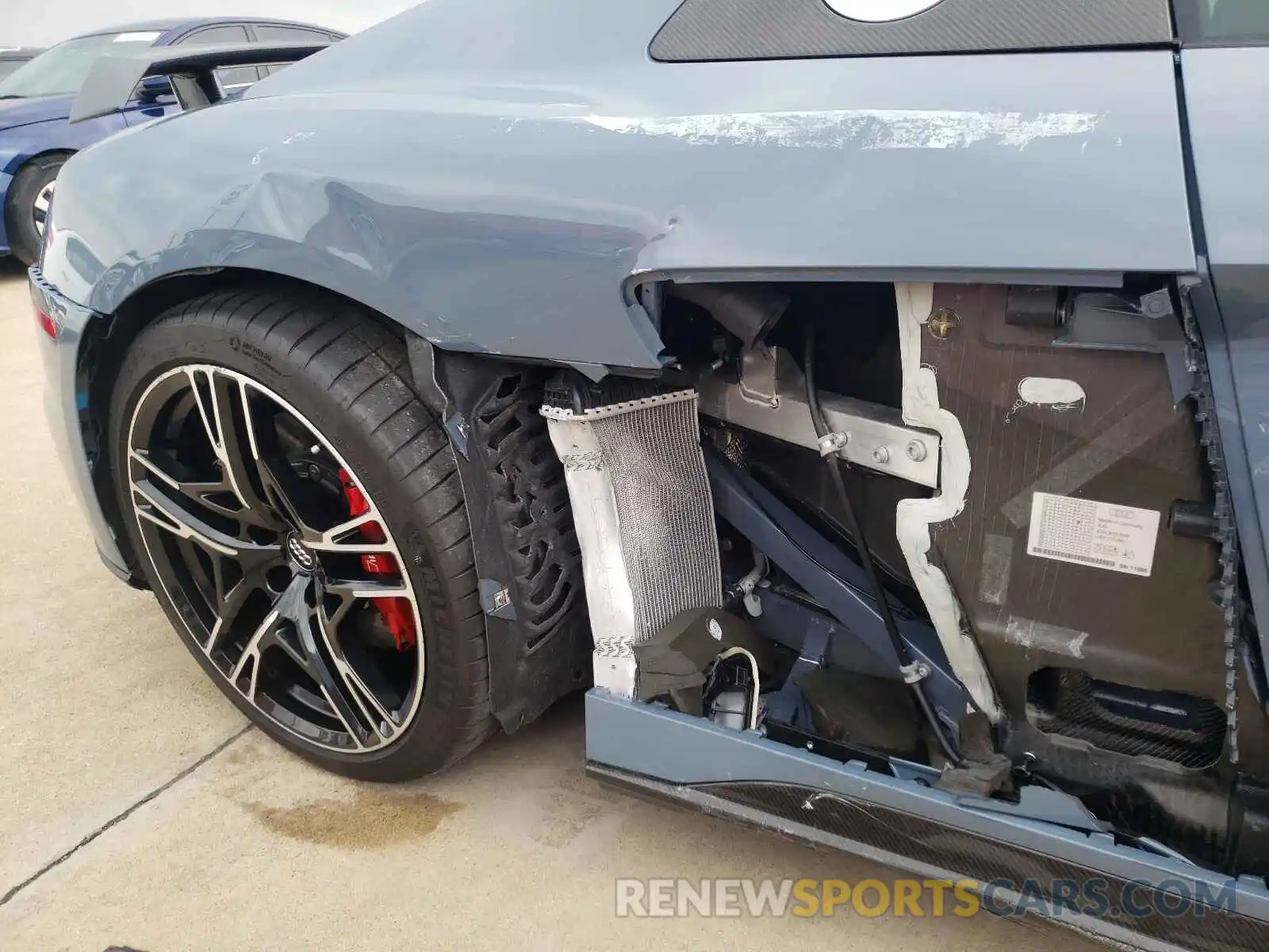 9 Photograph of a damaged car WUAKBAFX7L7901183 AUDI R8 2020