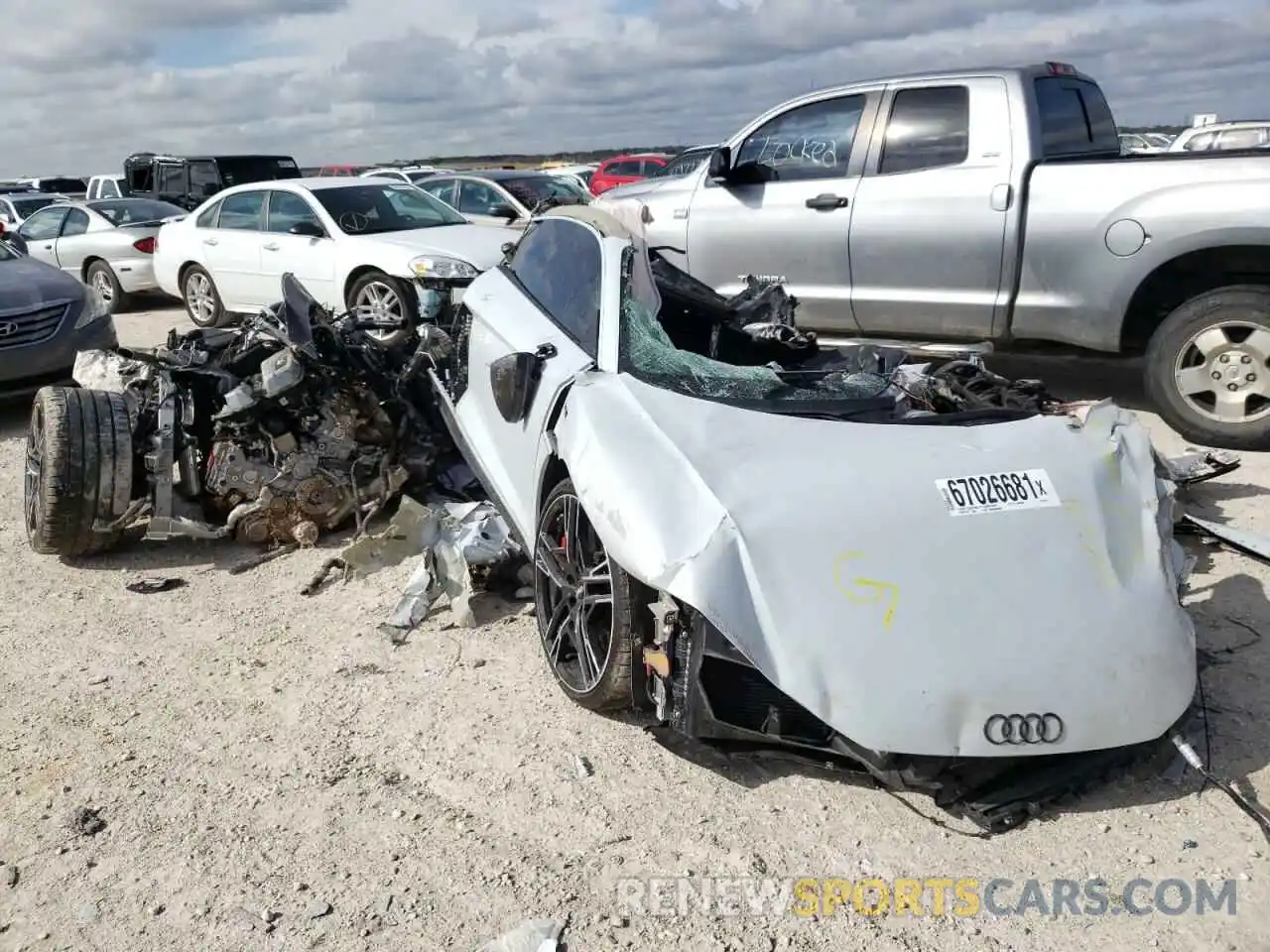 1 Photograph of a damaged car WUAKBAFX7L7901507 AUDI R8 2020