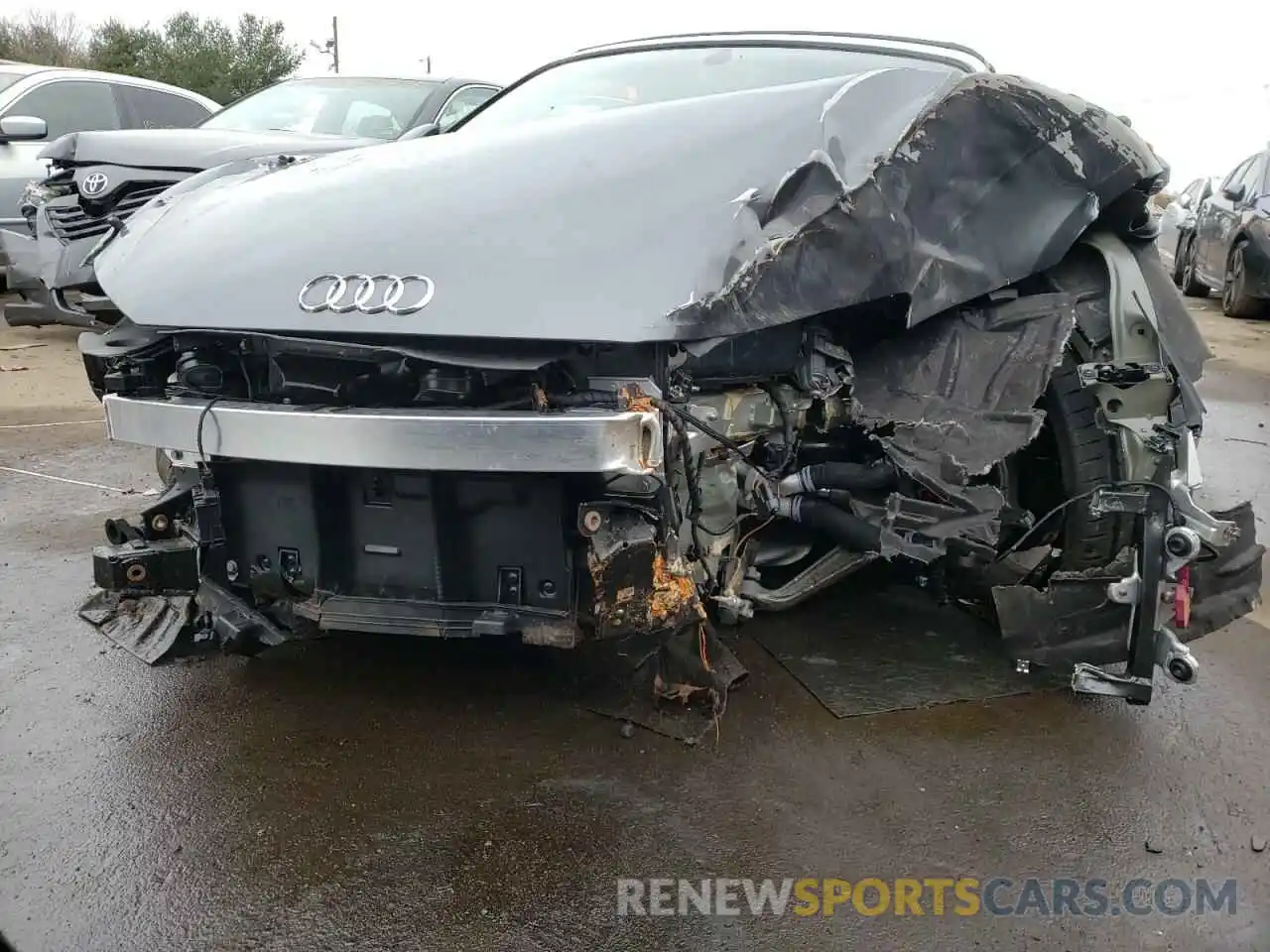 9 Photograph of a damaged car WUABACFX4M7901092 AUDI R8 2021