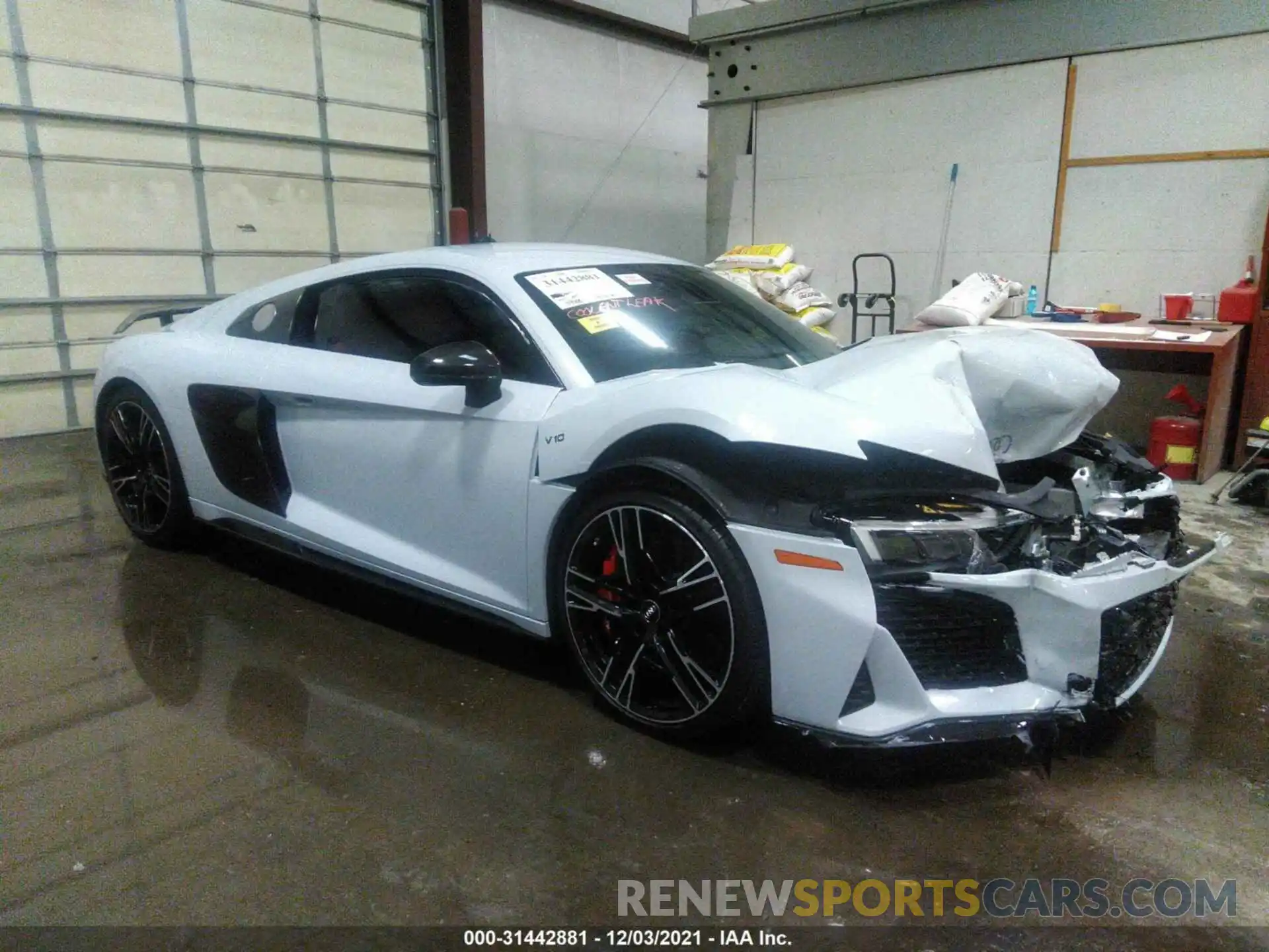 1 Photograph of a damaged car WUAKBAFX2L7901611 AUDI R8 COUPE 2020