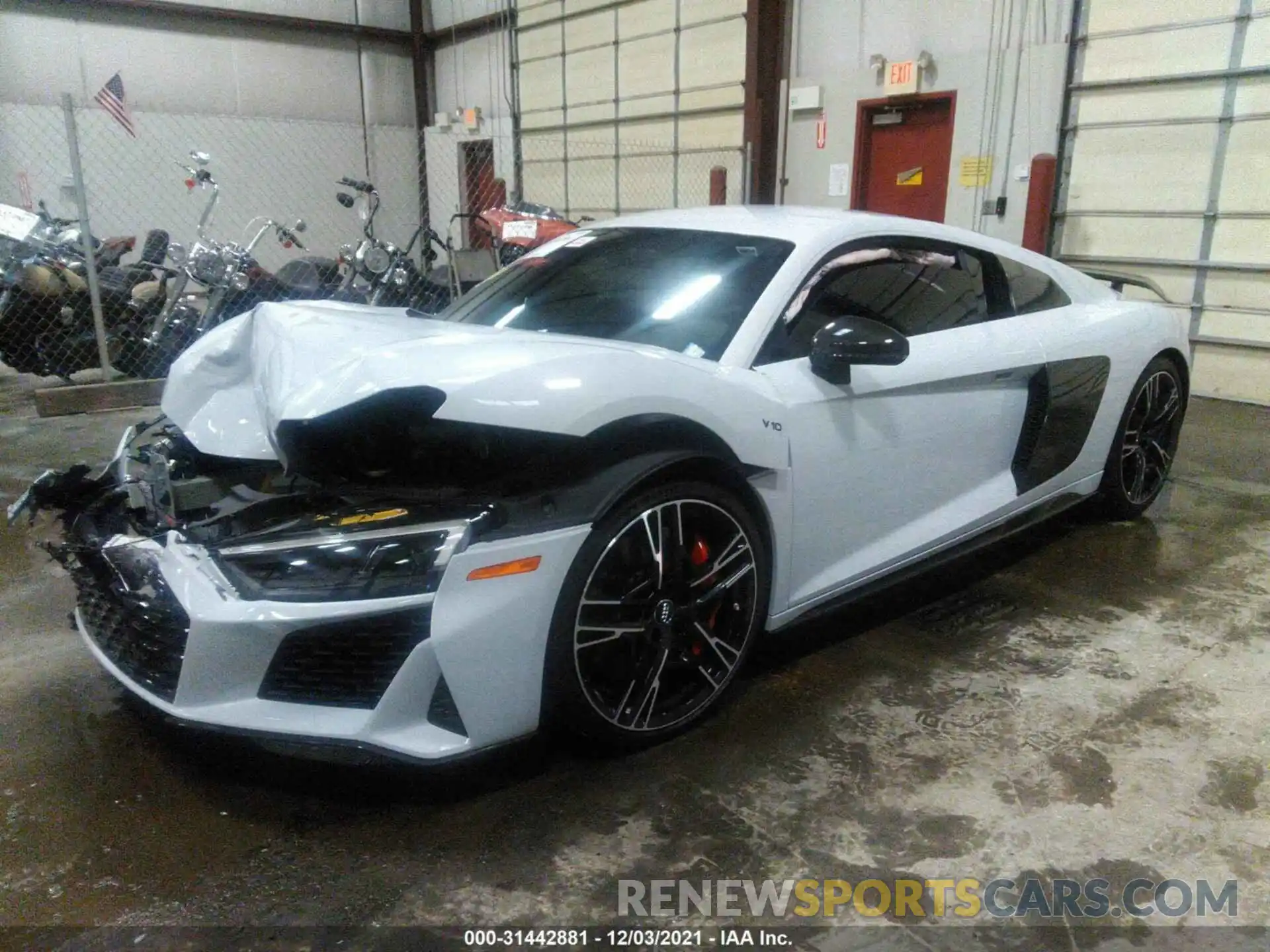 2 Photograph of a damaged car WUAKBAFX2L7901611 AUDI R8 COUPE 2020